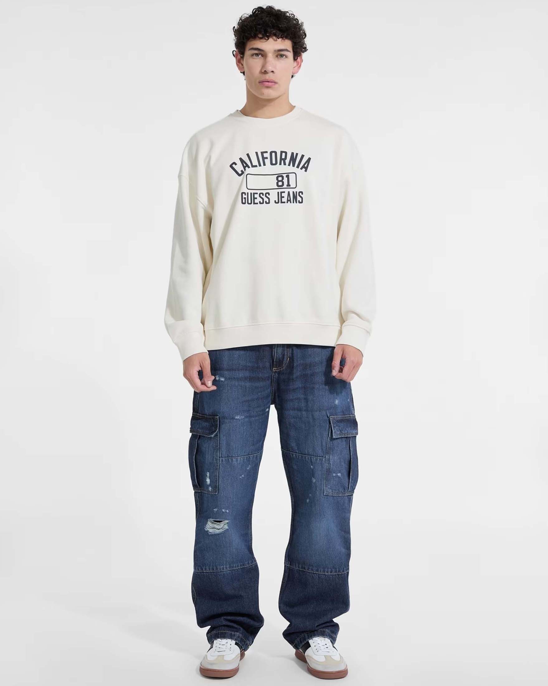 Felpa girocollo Guess Jeans bianca in cotone con stampa logo frontale