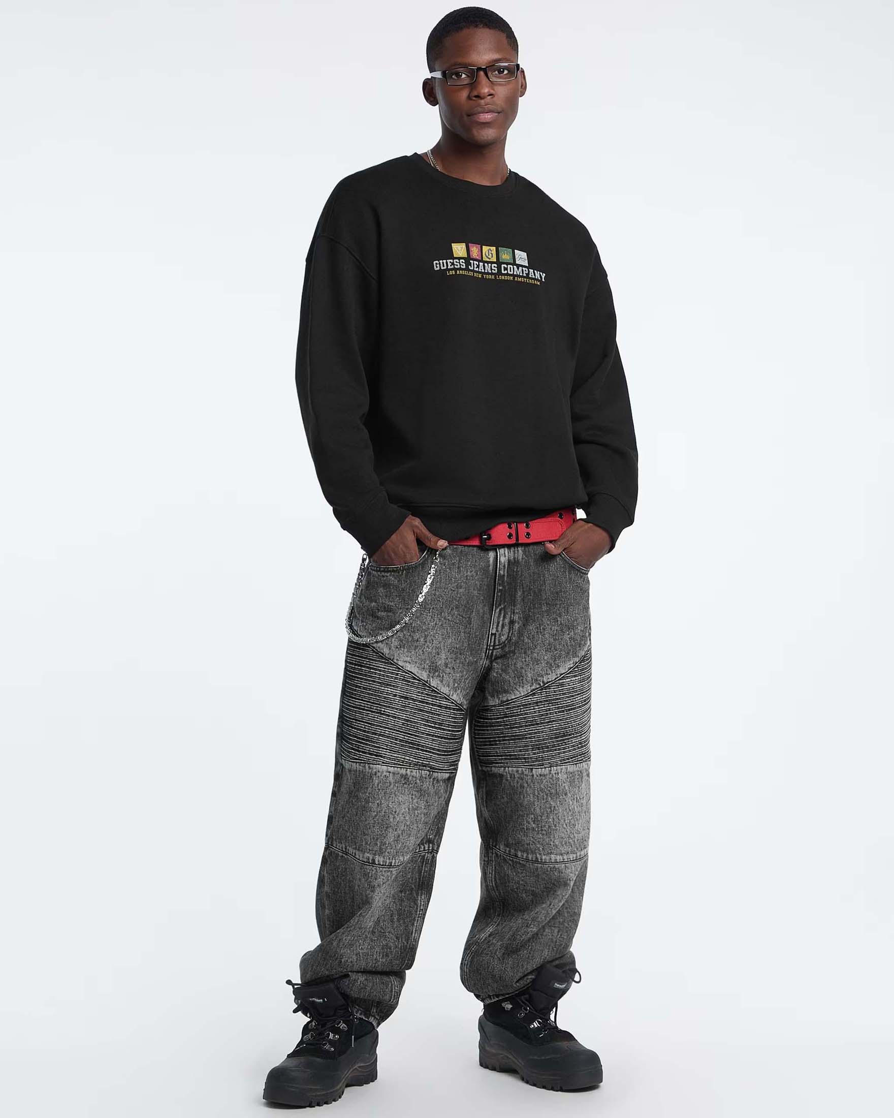 Felpa girocollo Guess Jeans nera in misto cotone con stampa logo frontale