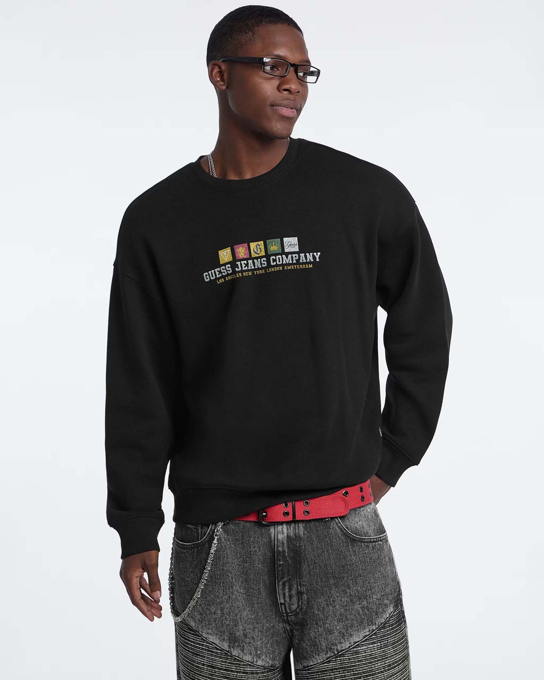 Felpa girocollo Guess Jeans nera in misto cotone con stampa logo frontale image