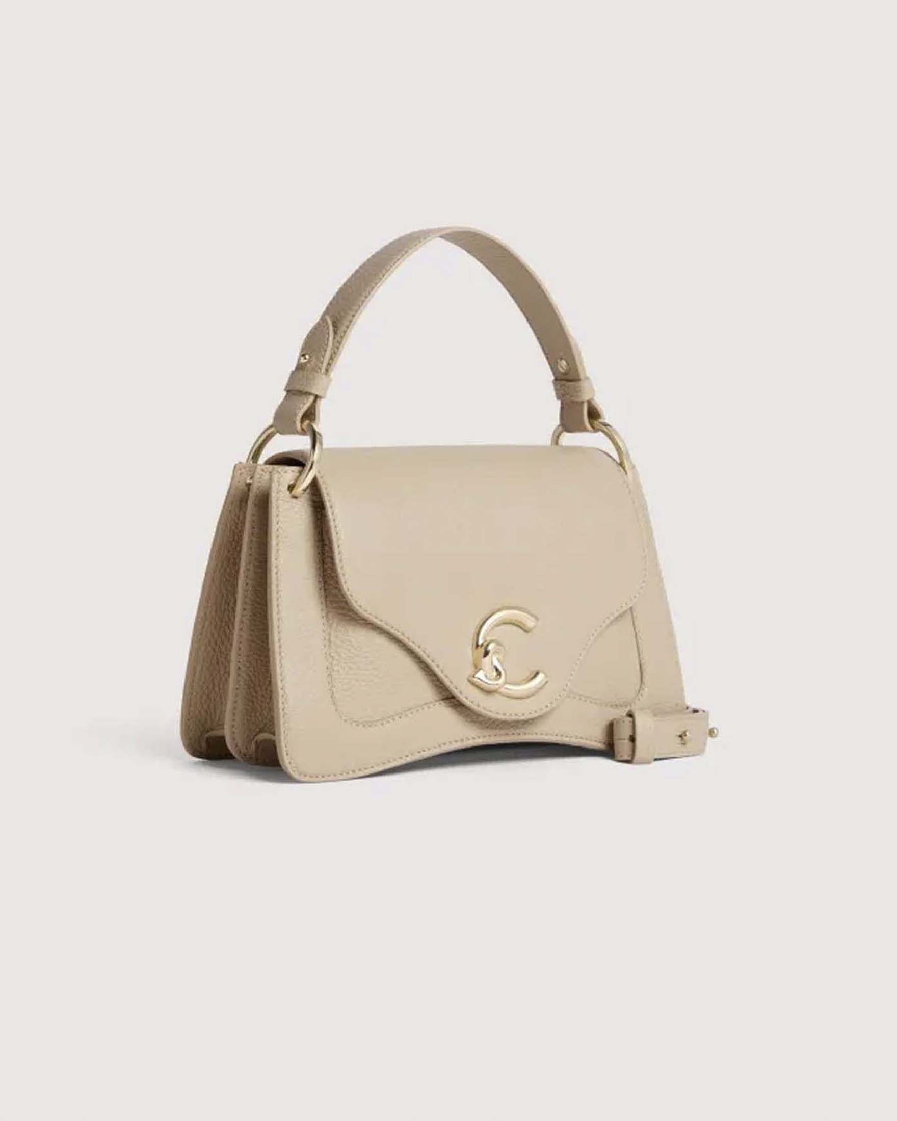 Borsa Coccinelle C-ME Small a mano beige in pelle martellata con manici removibili image
