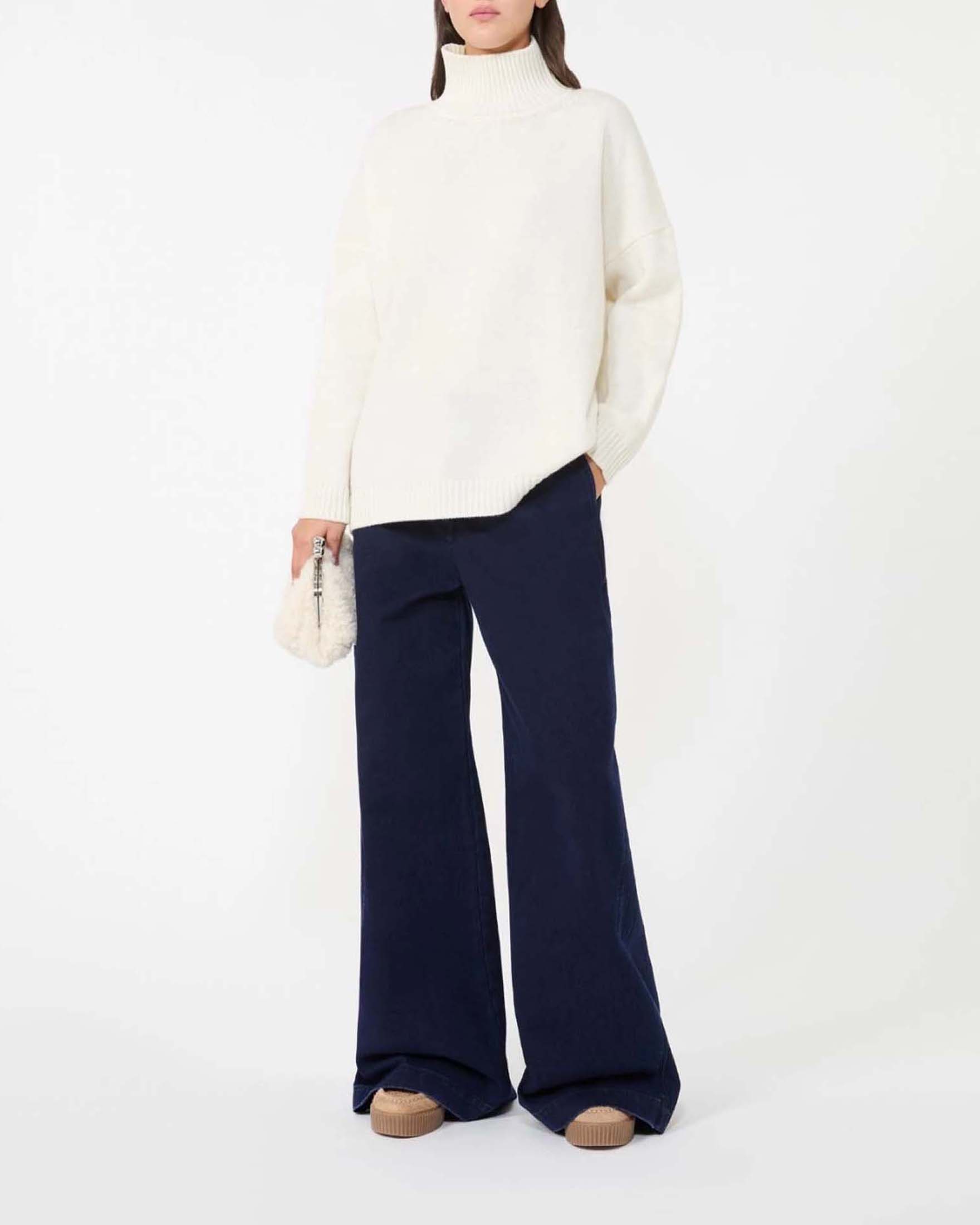 Maglia color avorio a collo alto Weekend Max Mara in pura lana vergine image