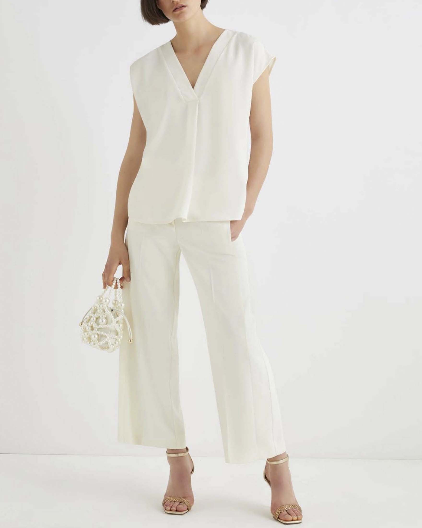 Blusa con scollo a V bianca Art. 365 in satin fluido