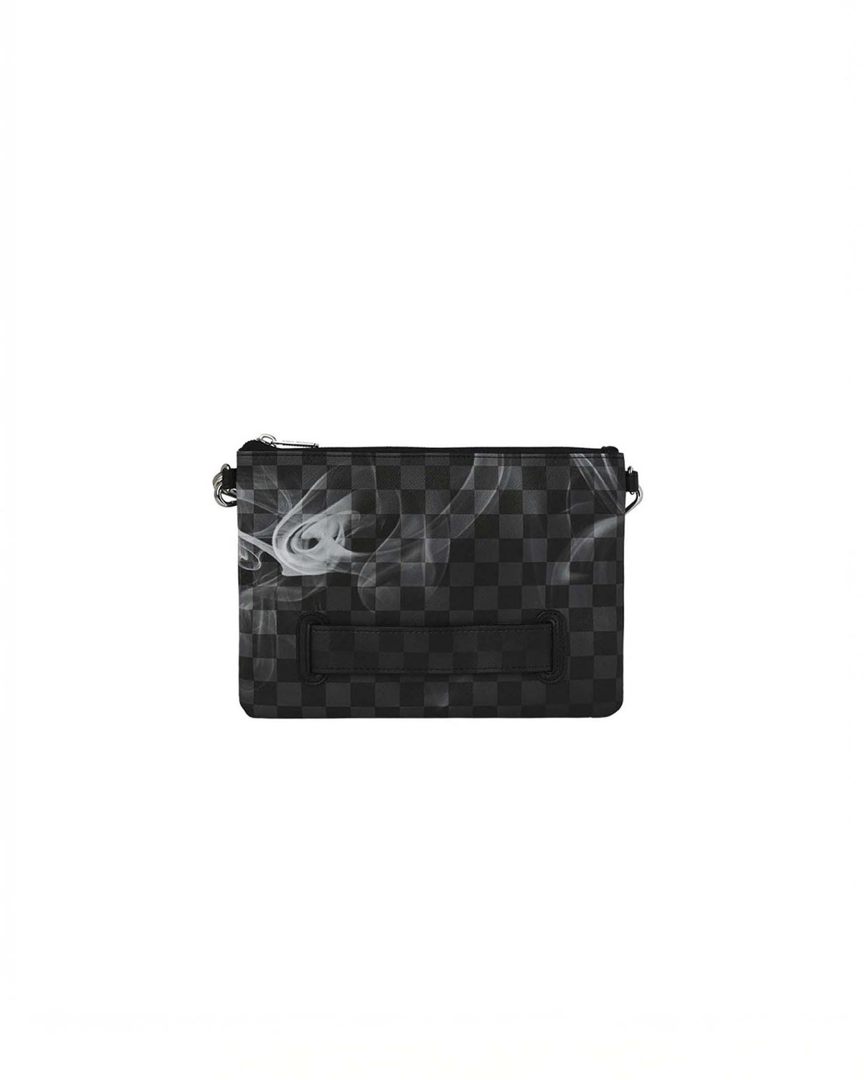Pochette Sprayground Sip N' Smoke in similpelle con motivo a scacchi neri e grigi ed effetto fumo image