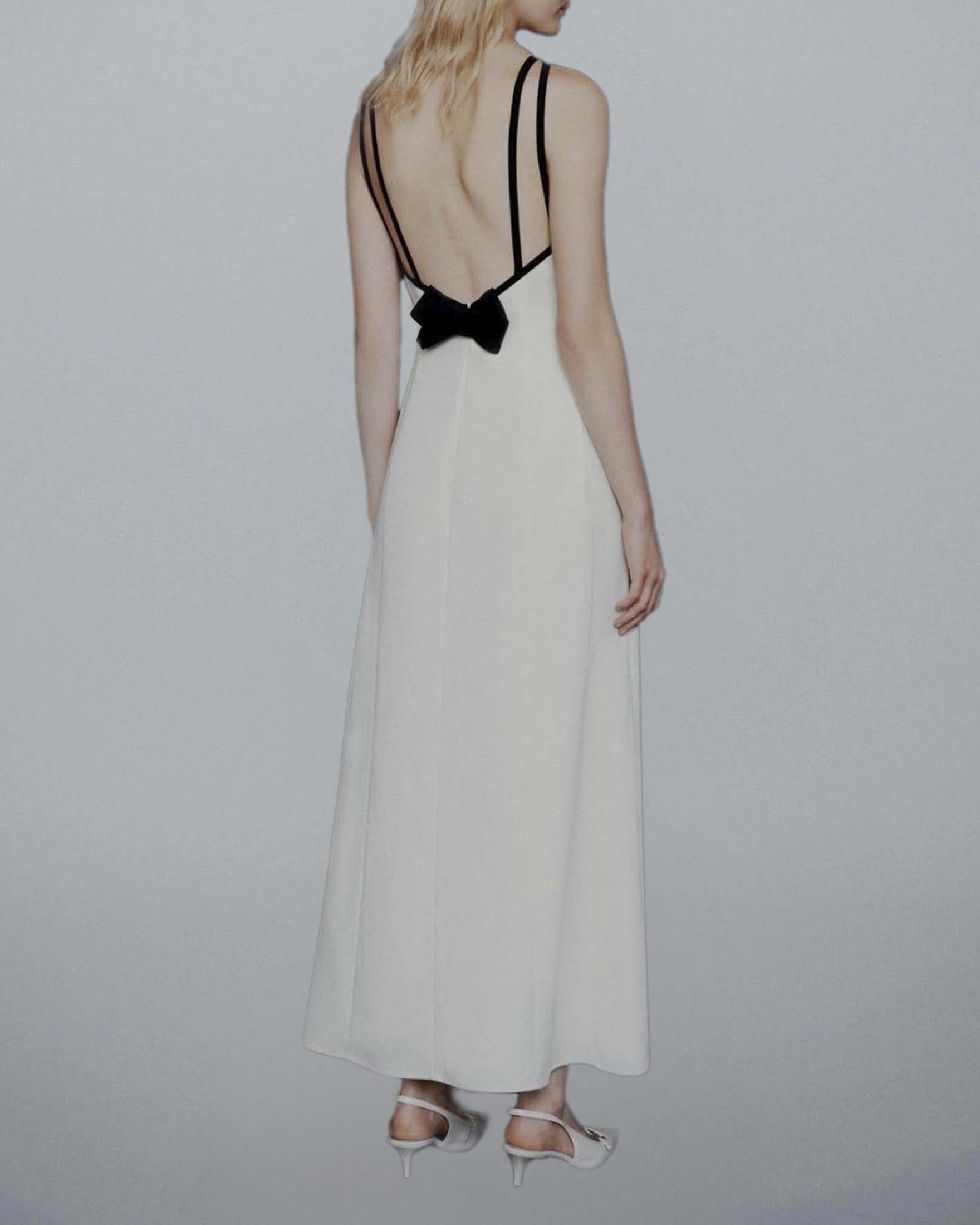 Abito lungo bianco Marella Art. 365 in envers satin con schiena scoperta e fiocco sul retro image