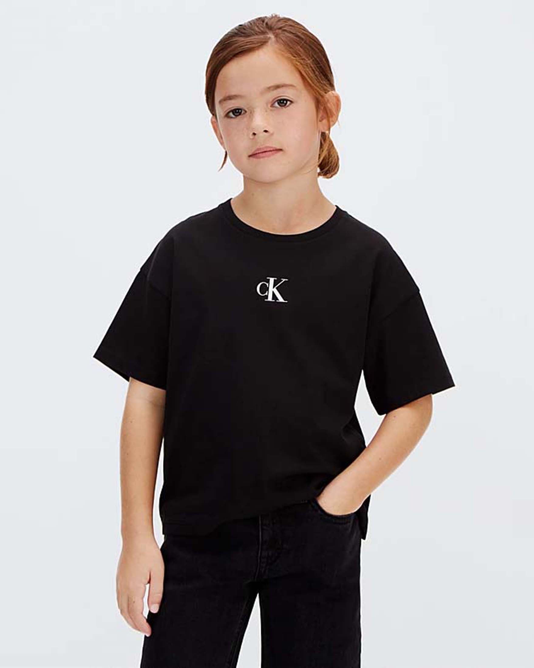 T-shirt Calvin Klein nera con logo monogram bianco