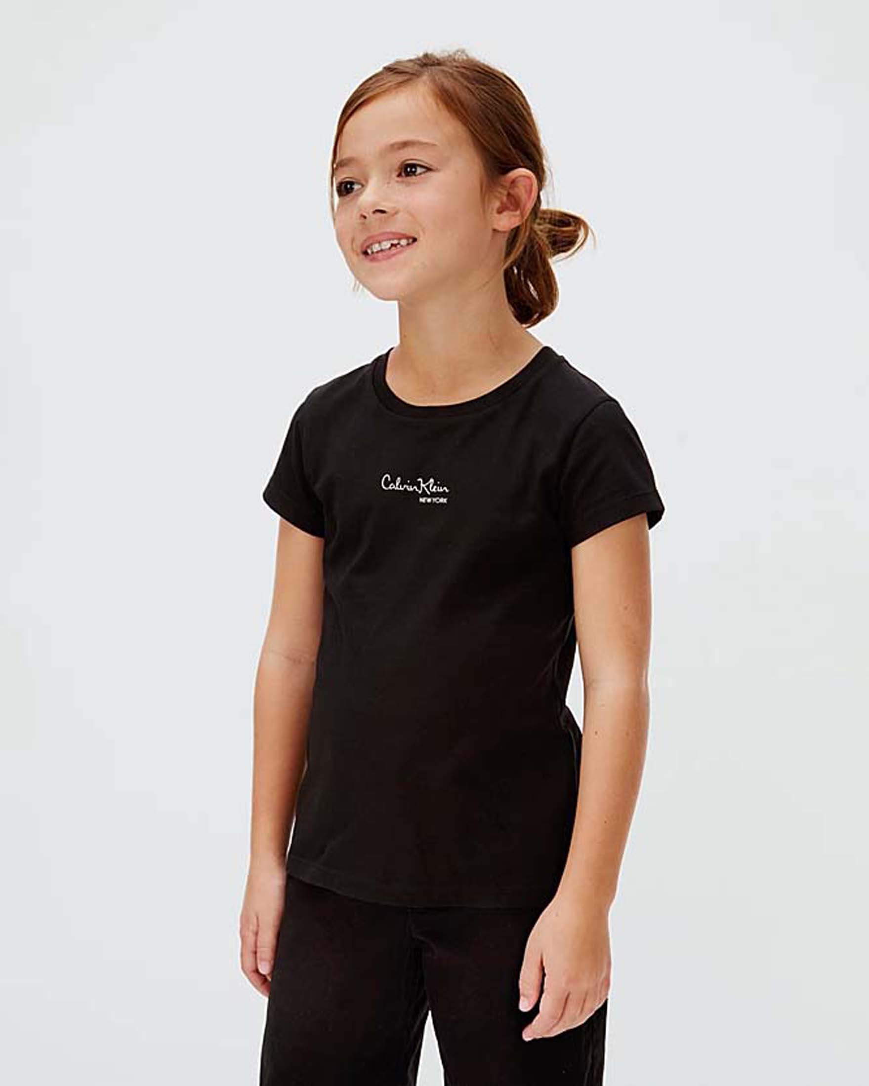 T-shirt nera con scritta logo sul petto