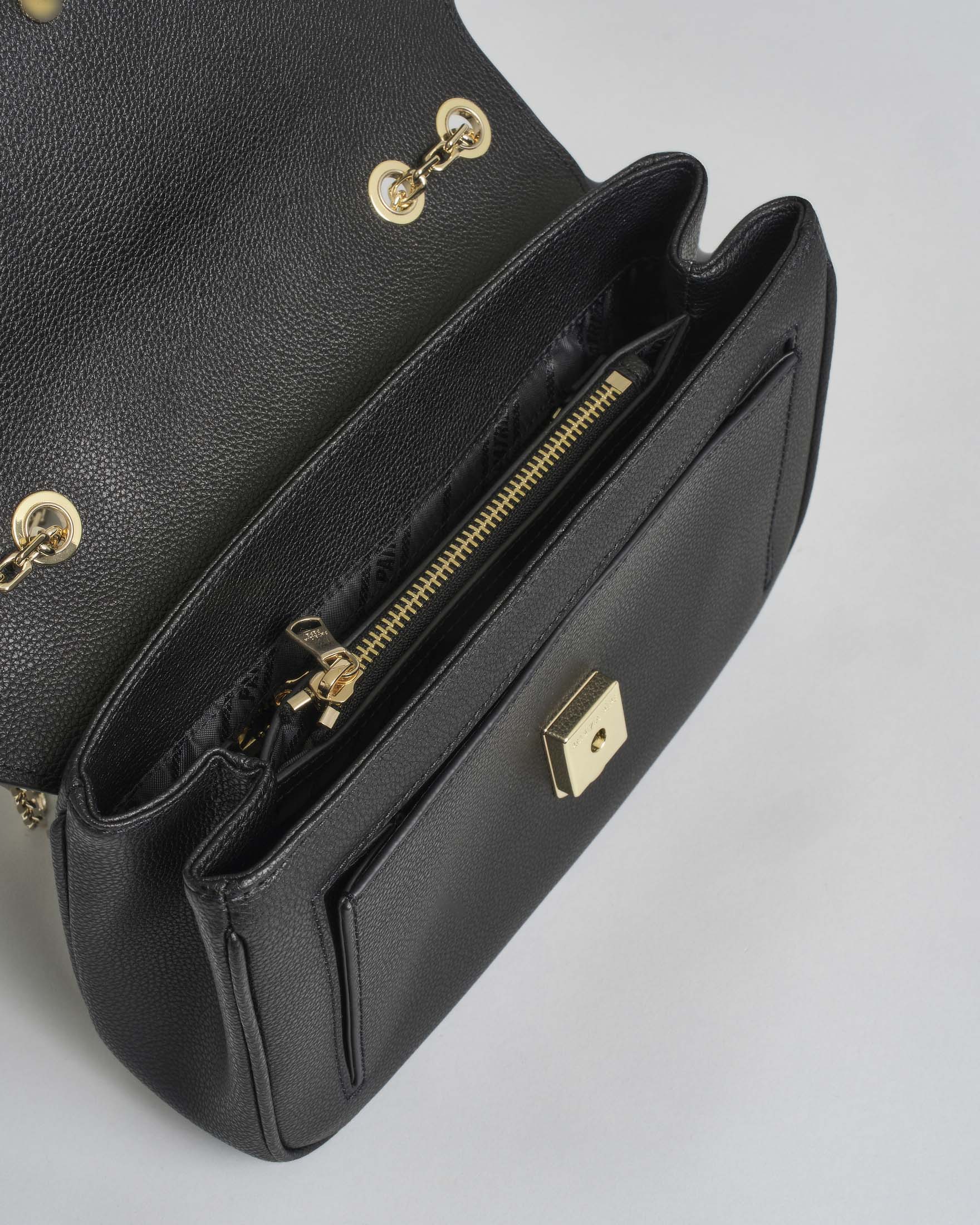 Borsa nera Patrizia Pepe in pelle a doppia catena e a chiusura a patta con logo Fly