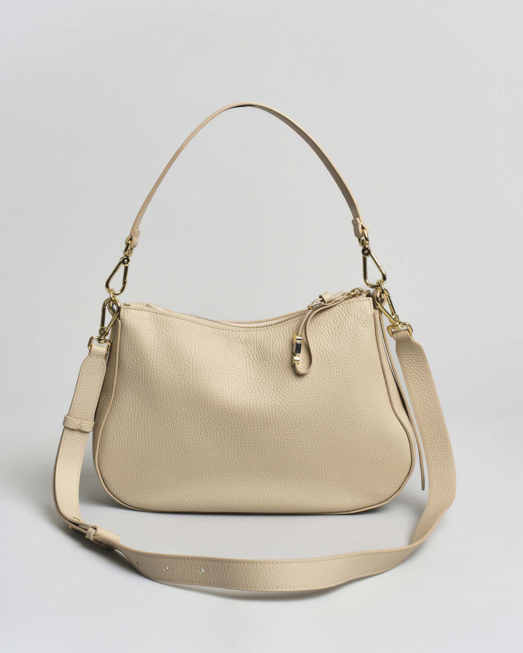 Borsa a spalla Nory Coccinelle in pelle granulata color sabbia con tracolla removibile