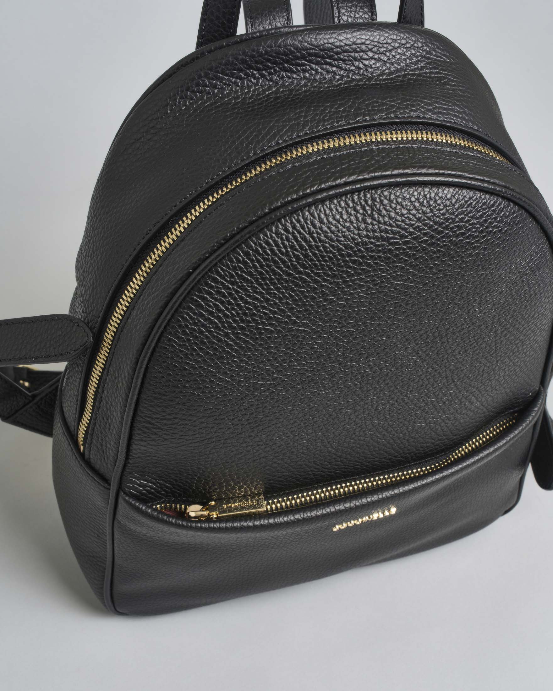 Zaino Nory Coccinelle in pelle granulata nera con spallacci regolabili image