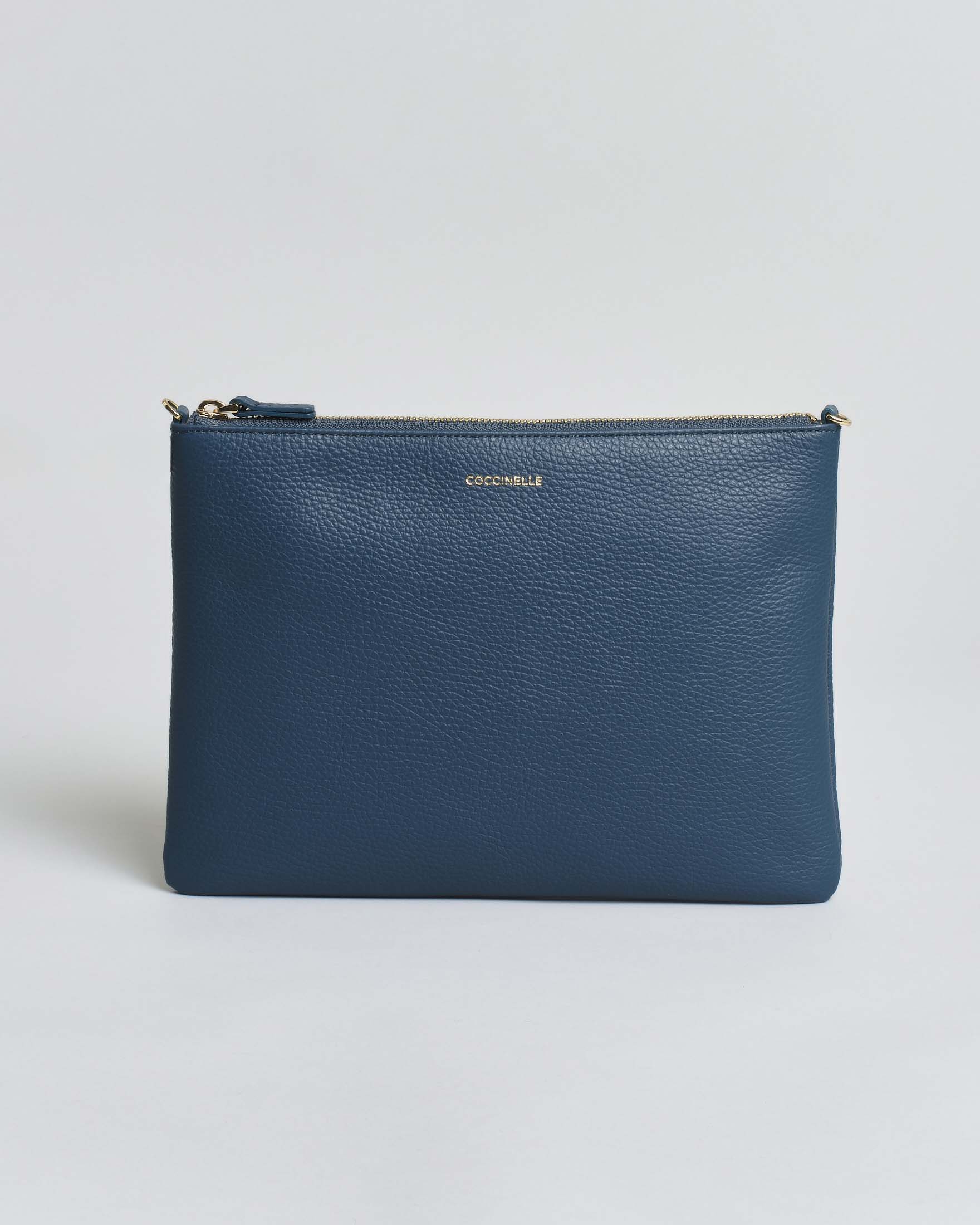 Borsa a tracolla piatta Best Coccinelle in pelle granulata color ottanio con tracolla removibile