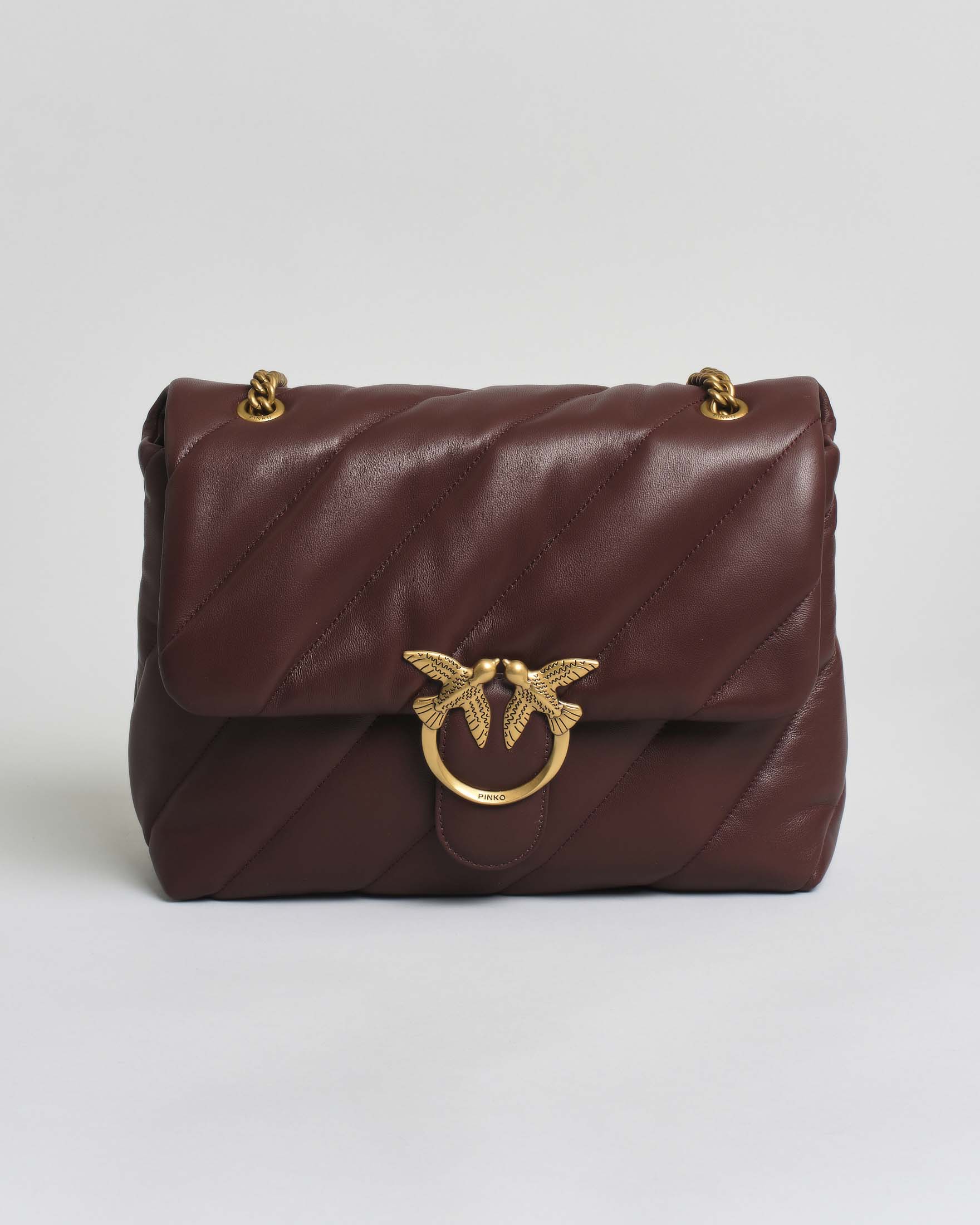 Borsa Big Love Bag Puff Maxi Quilt in pelle bordeaux con fibbia Love Birds dorata e tracolla