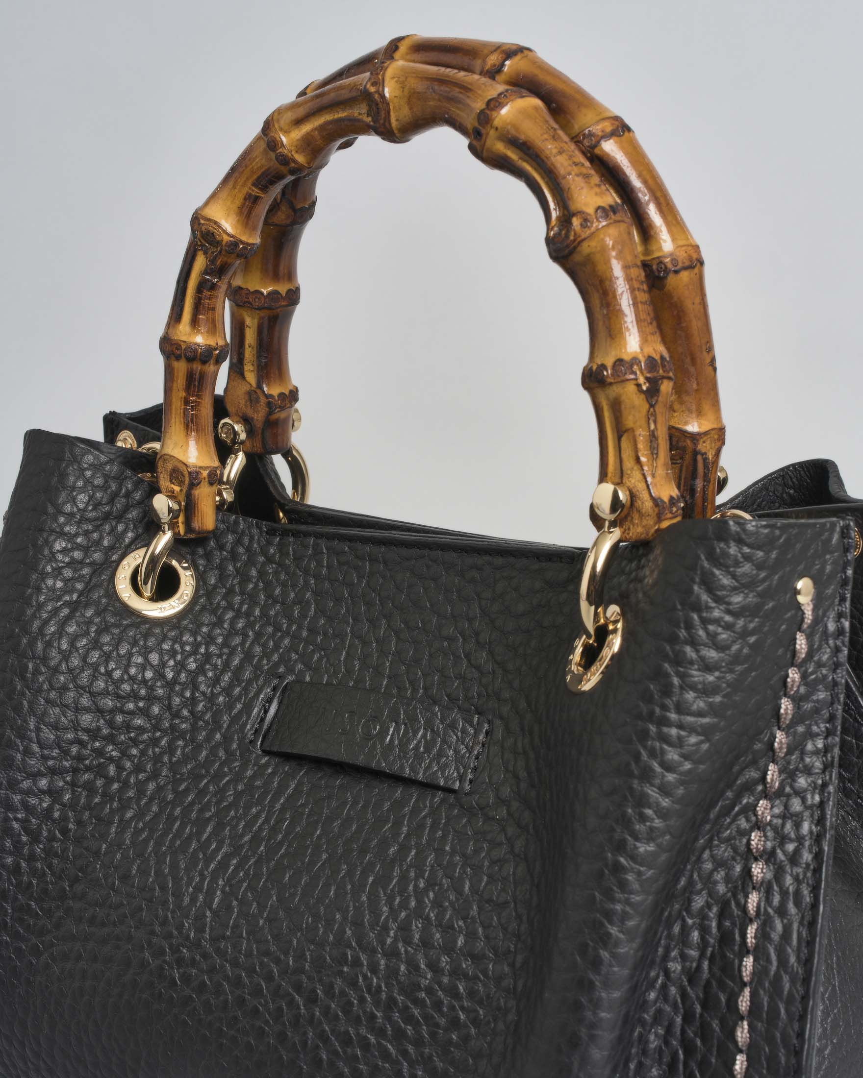 Borsa a spalla Posillipo in pelle martellata nera e manico in bamboo image