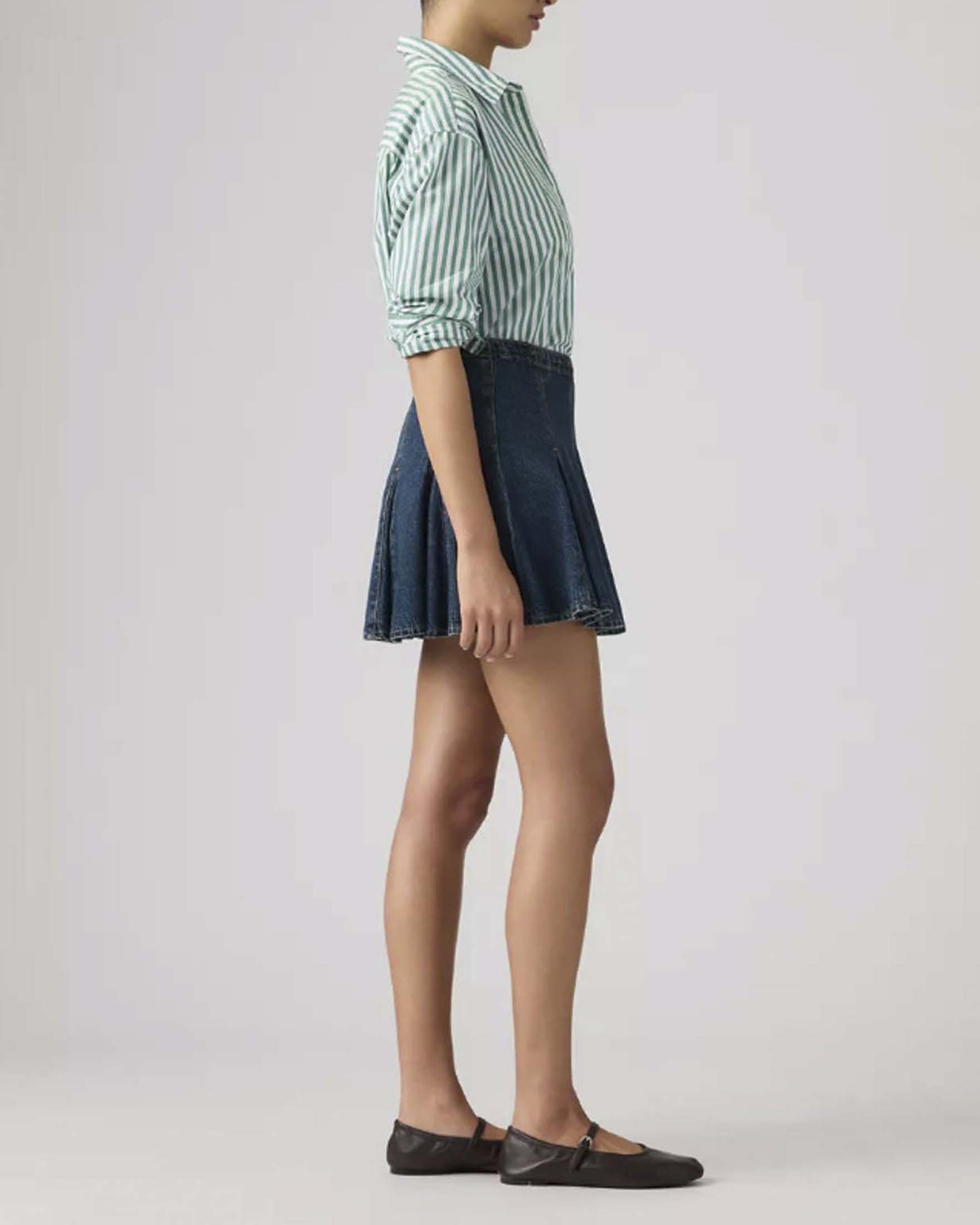 Mini gonna a pieghe Levi's in denim scuro stone washed image