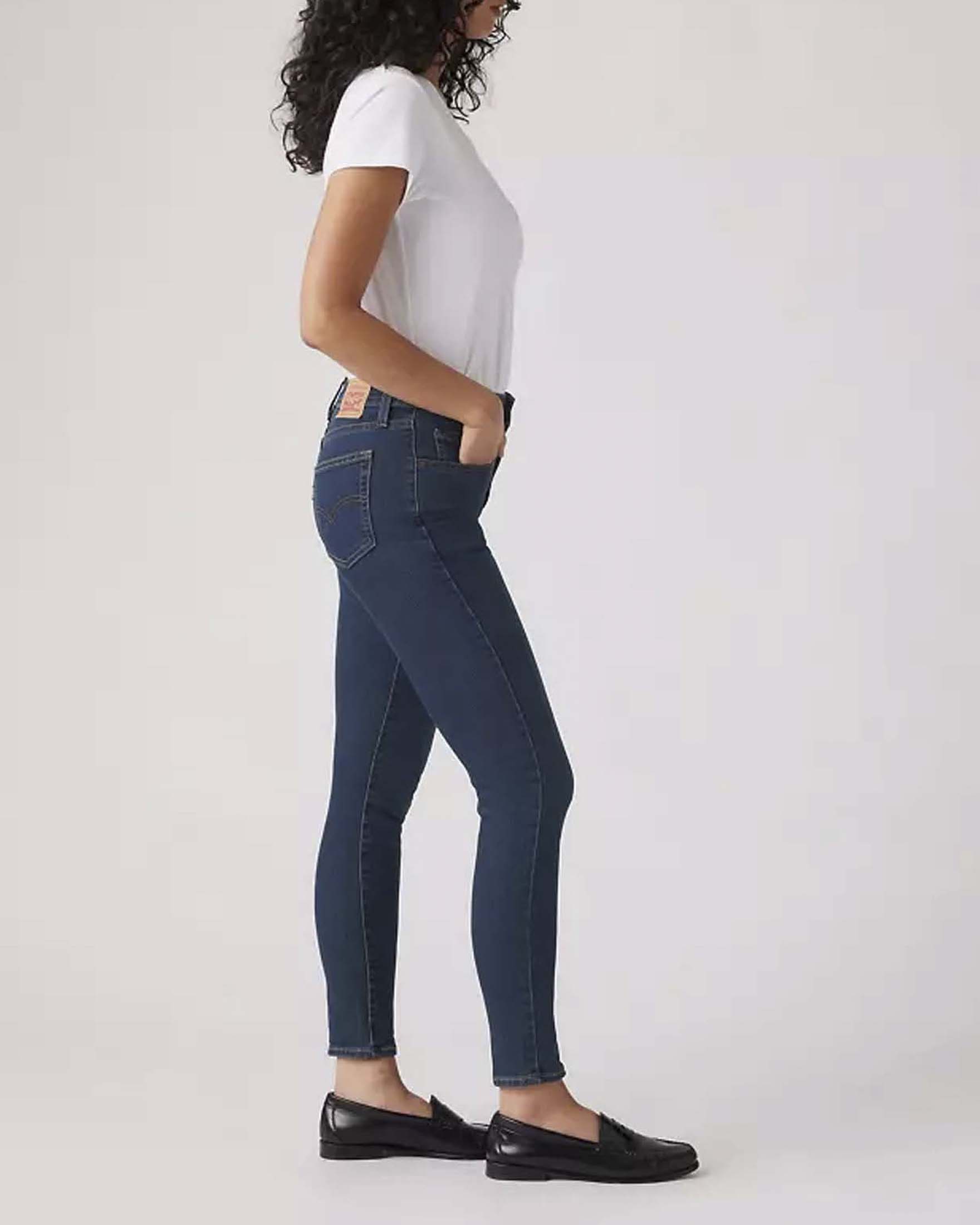 Jeans 721 Levi's High Rise Skinny a lavaggio scuro image