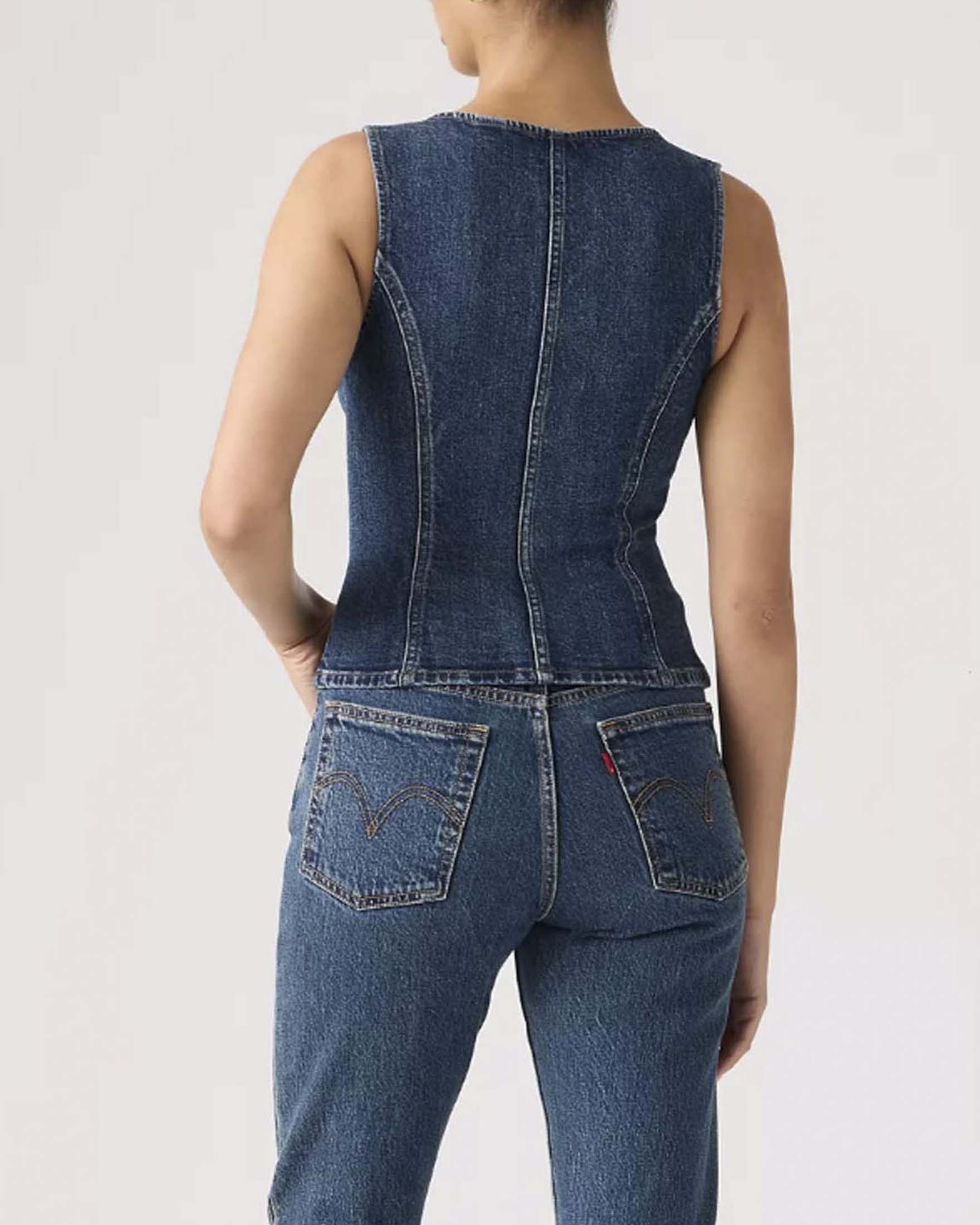 Top in denim aderente Levi's con scollatura squadrata e abbottonatura frontale image