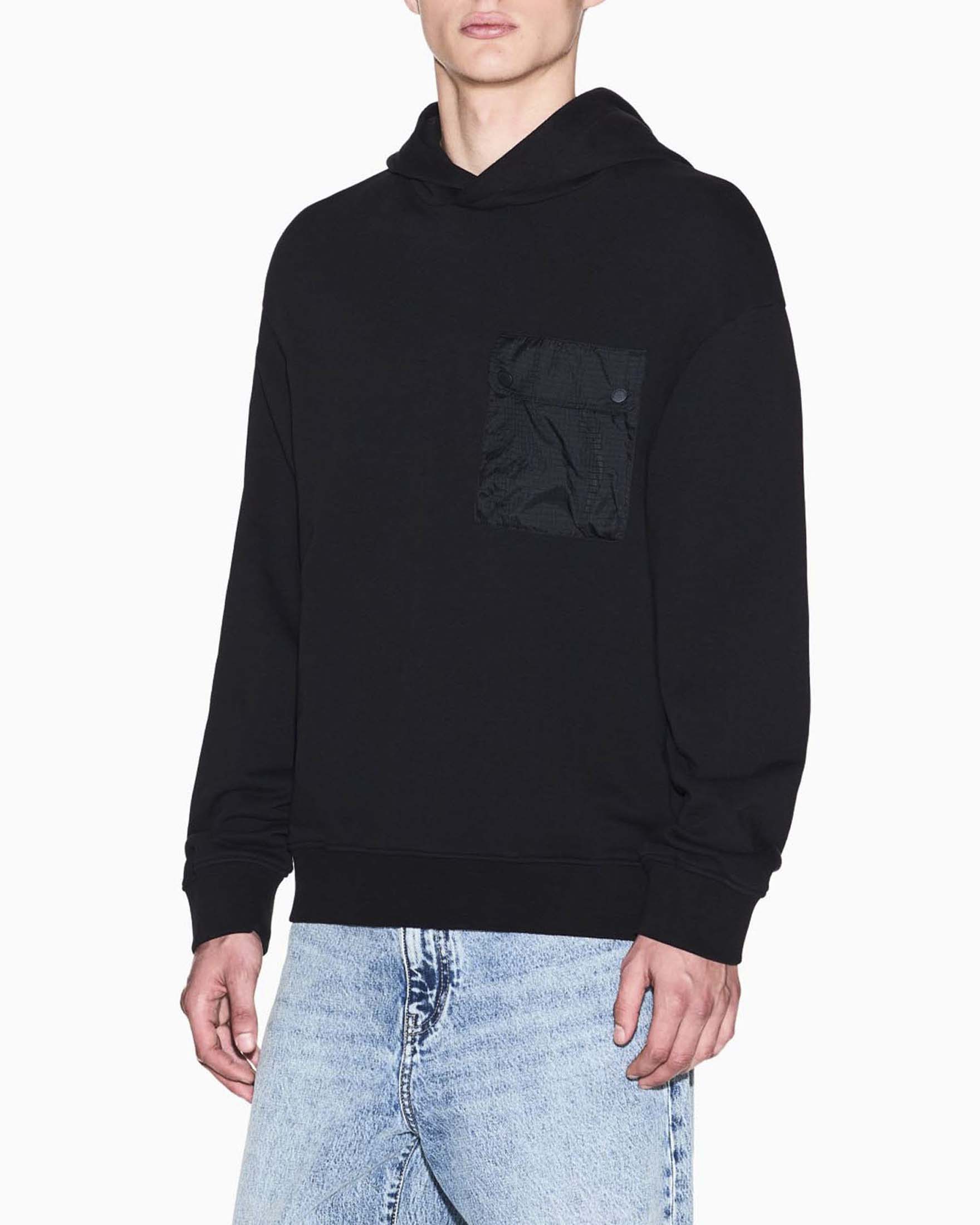 Felpa con cappuccio Armani Exchange nera in cotone con tasca in nylon ripstop applicata image