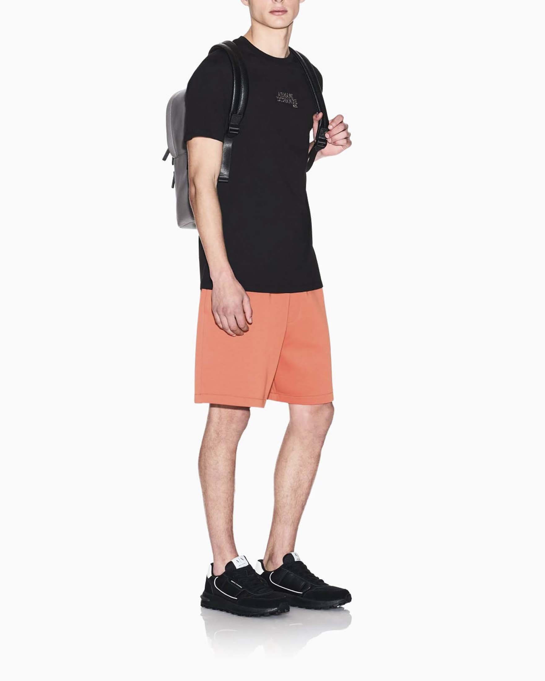 T-shirt Armani Exchange nera in cotone con ricamo logo sul petto image