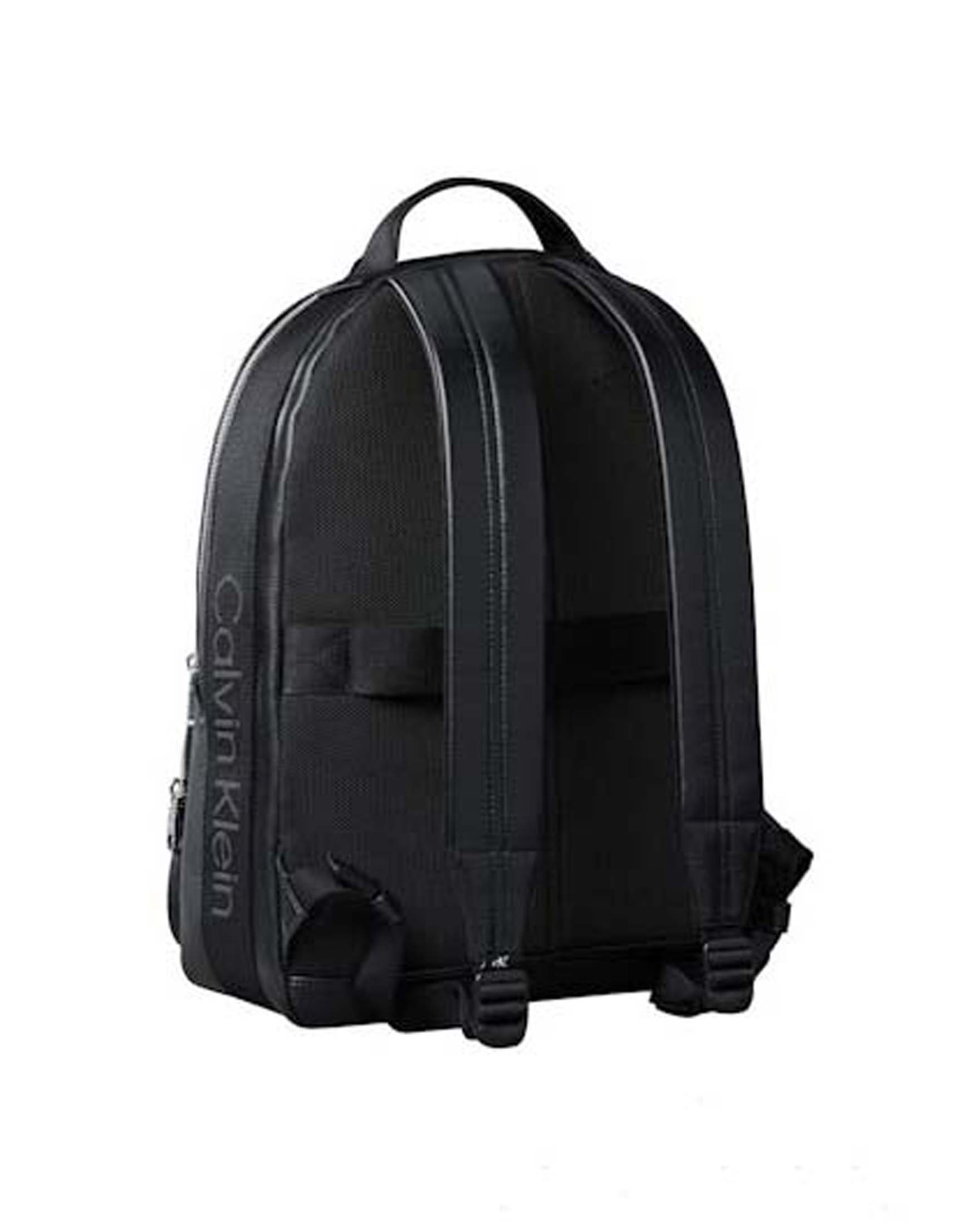 Zaino Calvin Klein Jeans nero in similpelle con nastro porta logo image