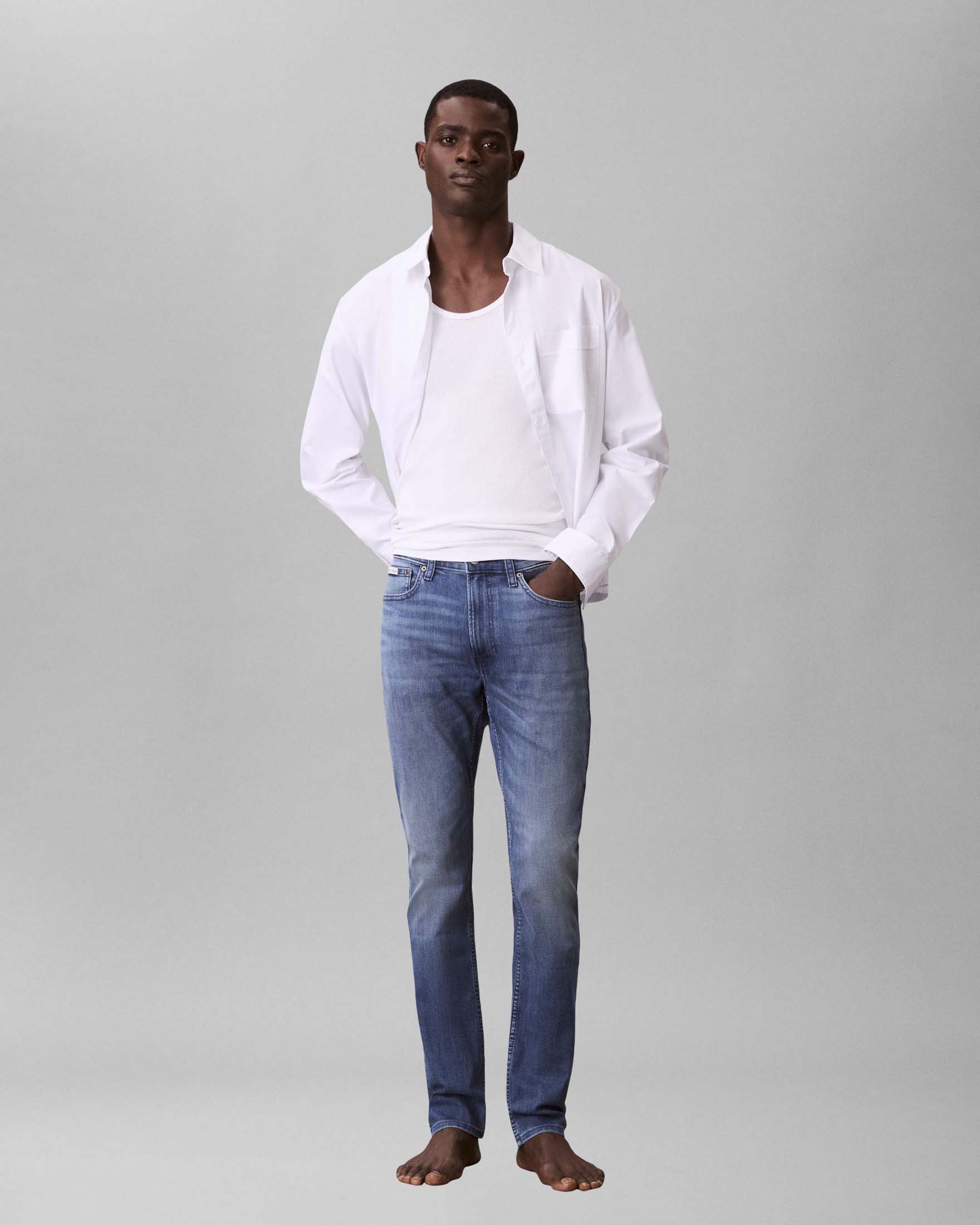 Jeans skinny lavaggio medio in denim elasticizzato