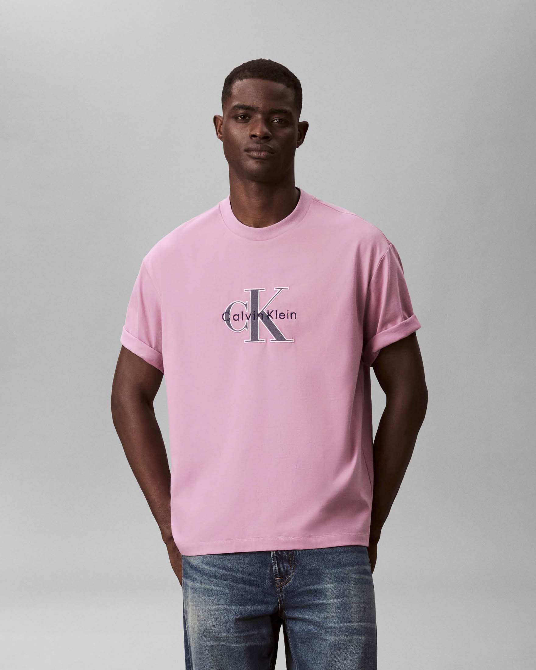 T-shirt mezza manica Calvin Klein Jeans rosa in cotone con ricamo logo monogramma image