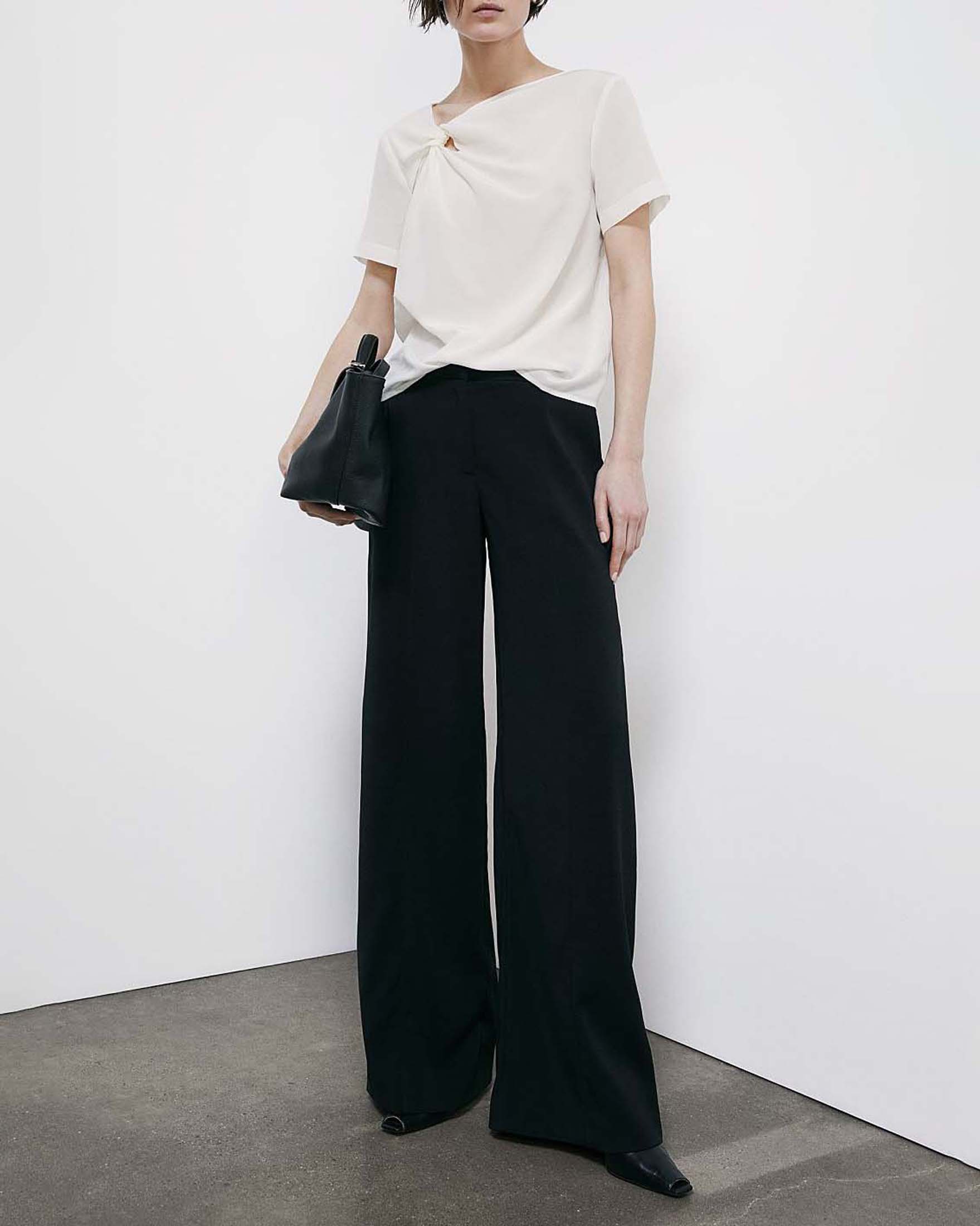 Blusa in seta bianca maniche corte con torchon