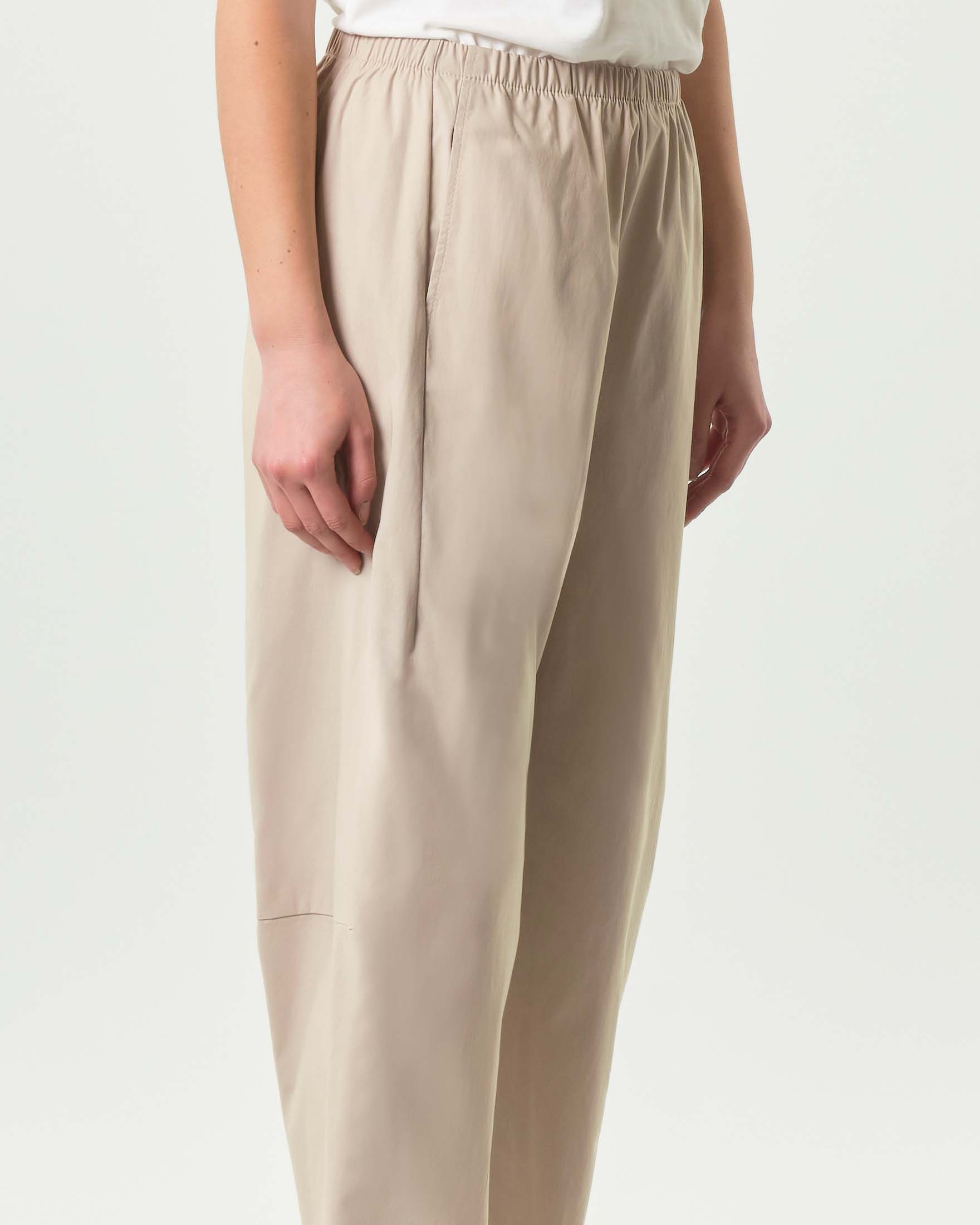 Pantaloni baloon beige Jurerê in bangalina di misto viscosa stretch con elastico inserito in vita image