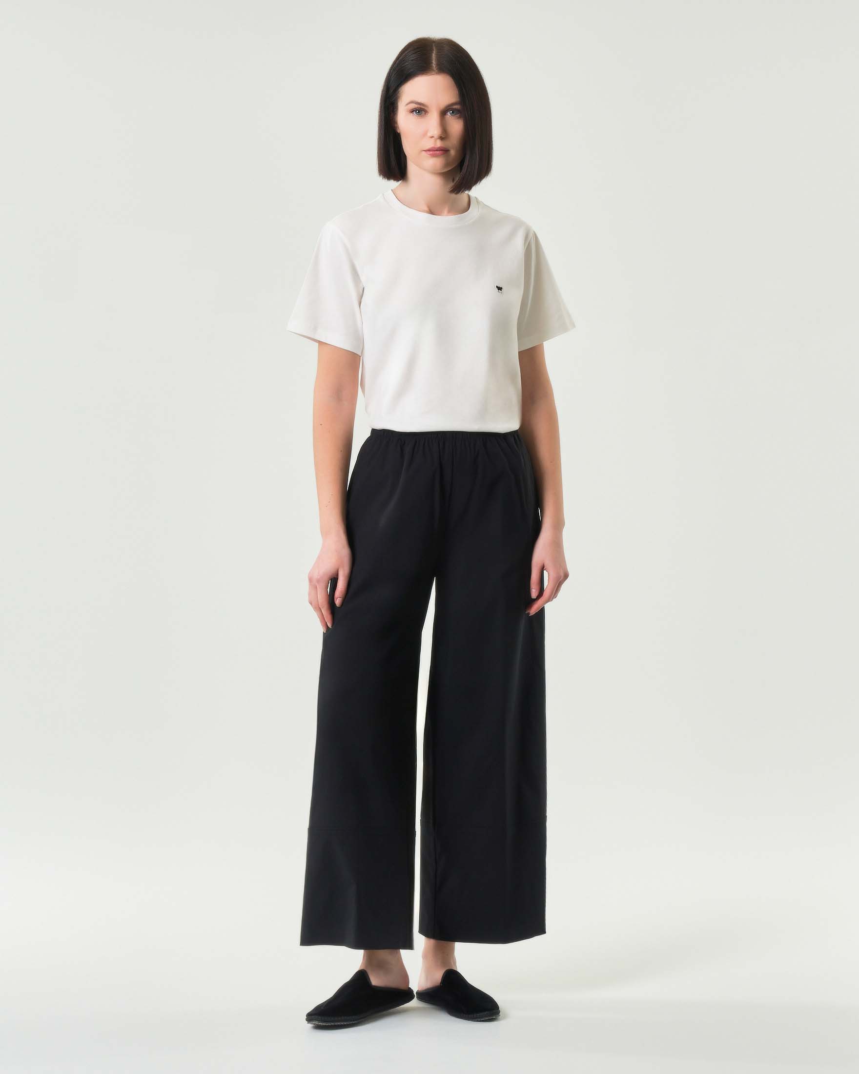 Pantaloni wide leg nero in misto viscosa con elastico inserito in vita