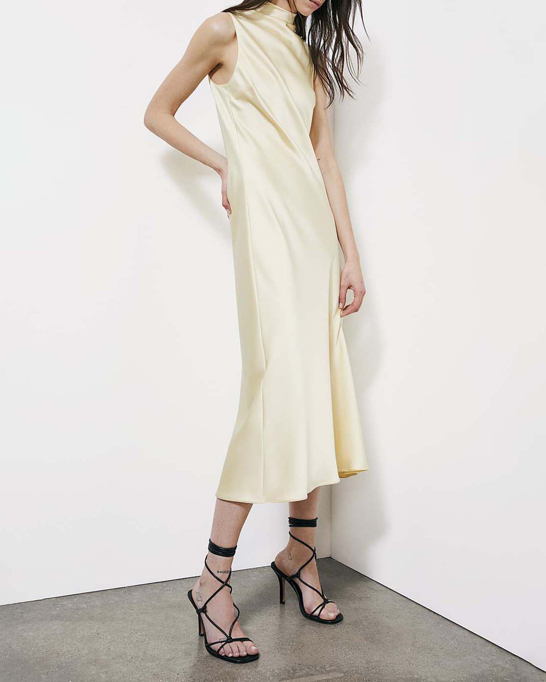 Abito midi senza maniche giallo Patrizia Pepe in raso con collo alto