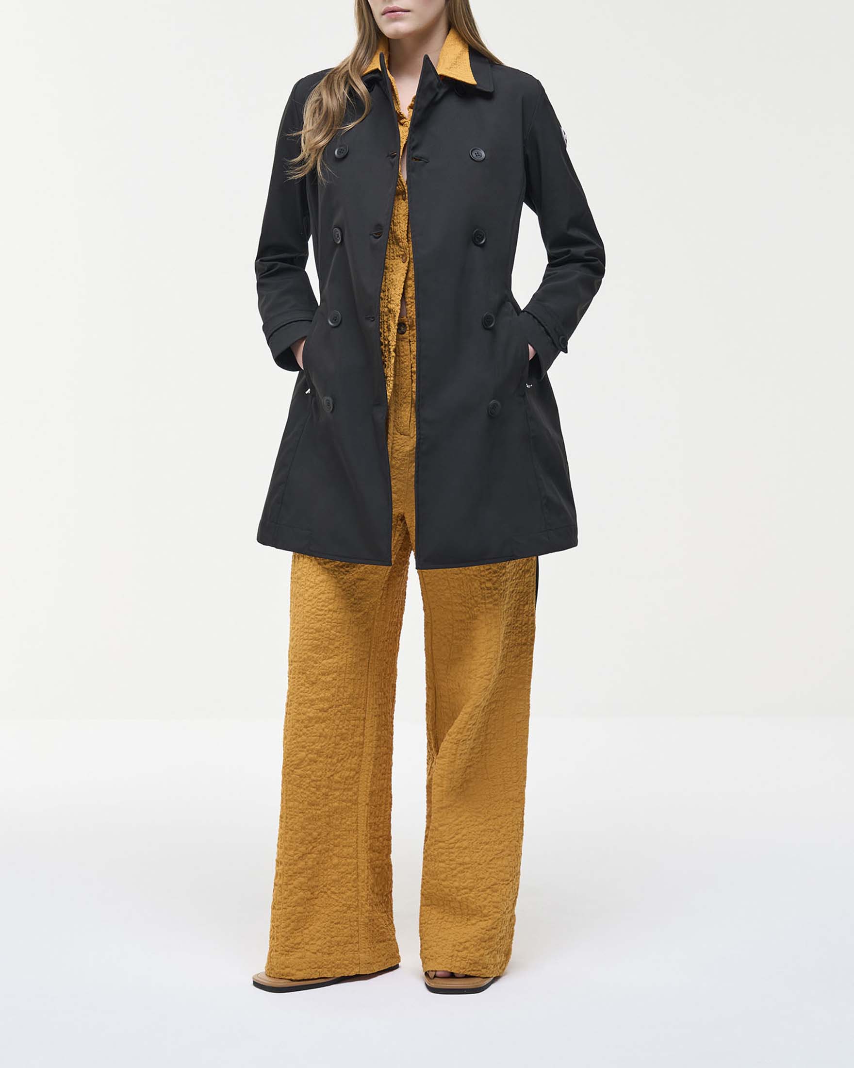 Trench Originals nero in softshell stretch impermeabile sciancrato in vita con cintura