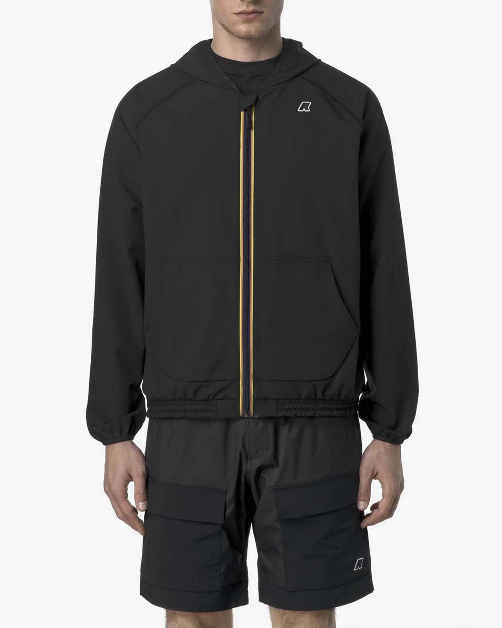 K-way Sia nero in tessuto stretch con cappuccio