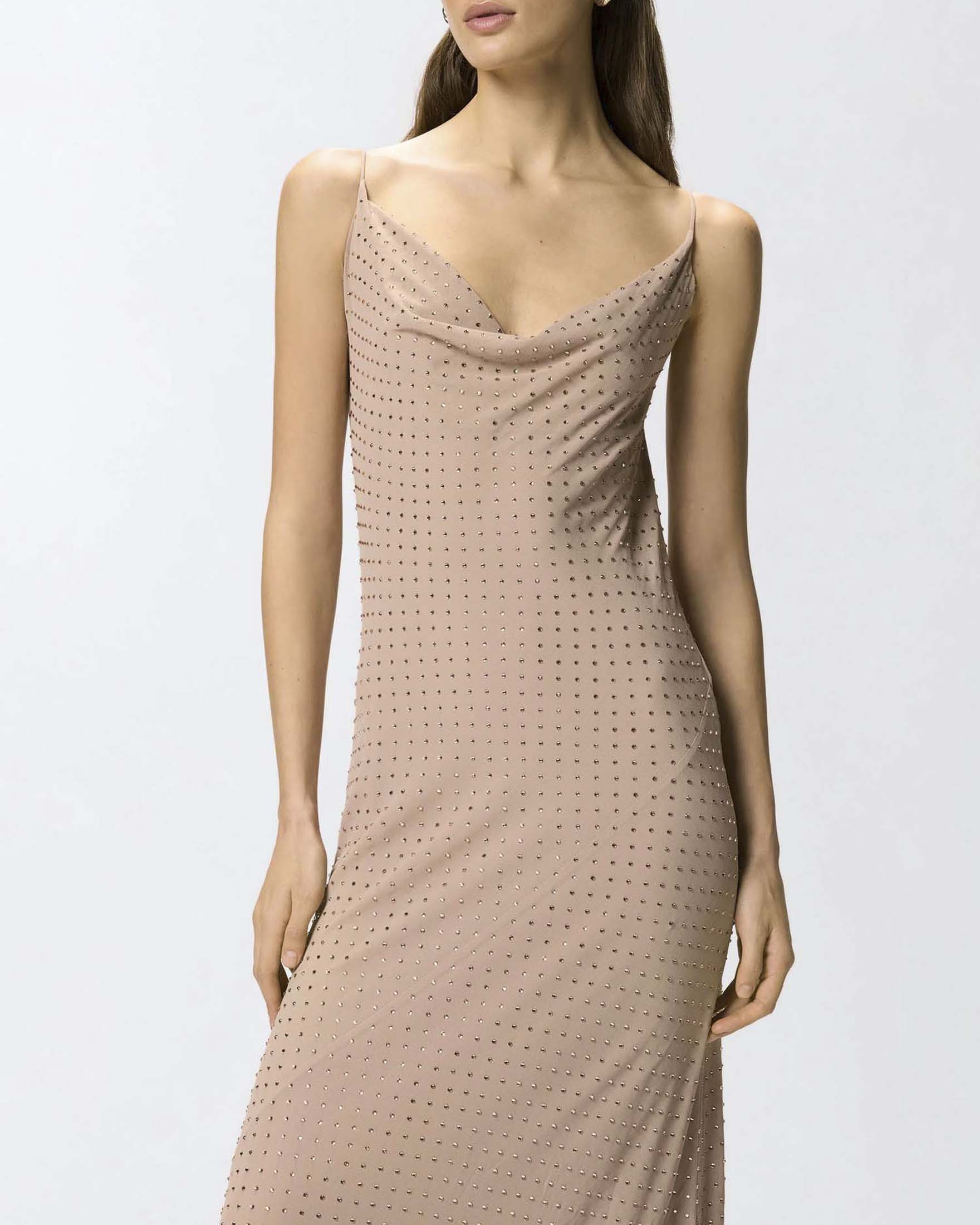 Abito lungo Pinko color cipria con strass applicati all over image