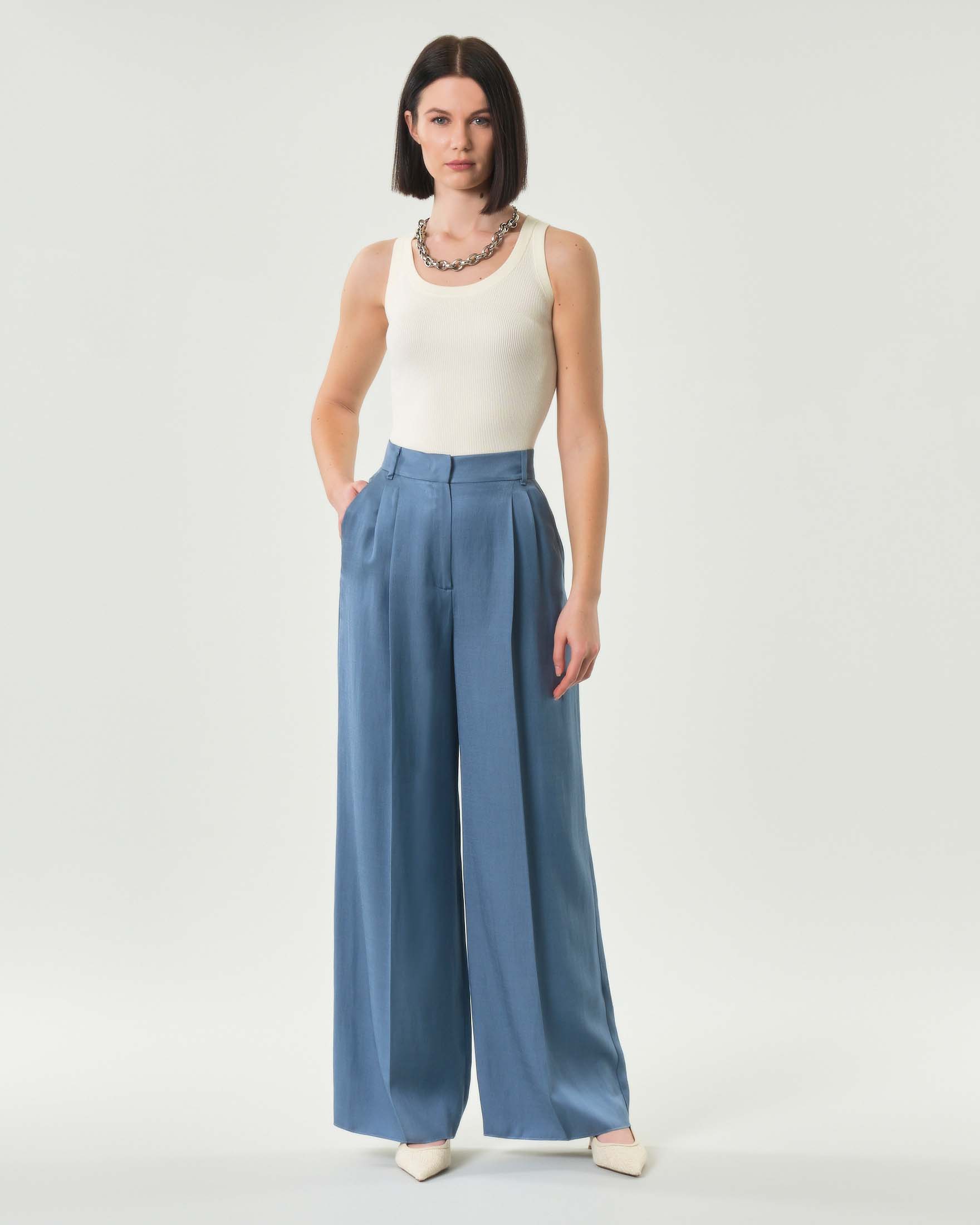 Pantaloni a palazzo azzurri in misto viscosa con pince