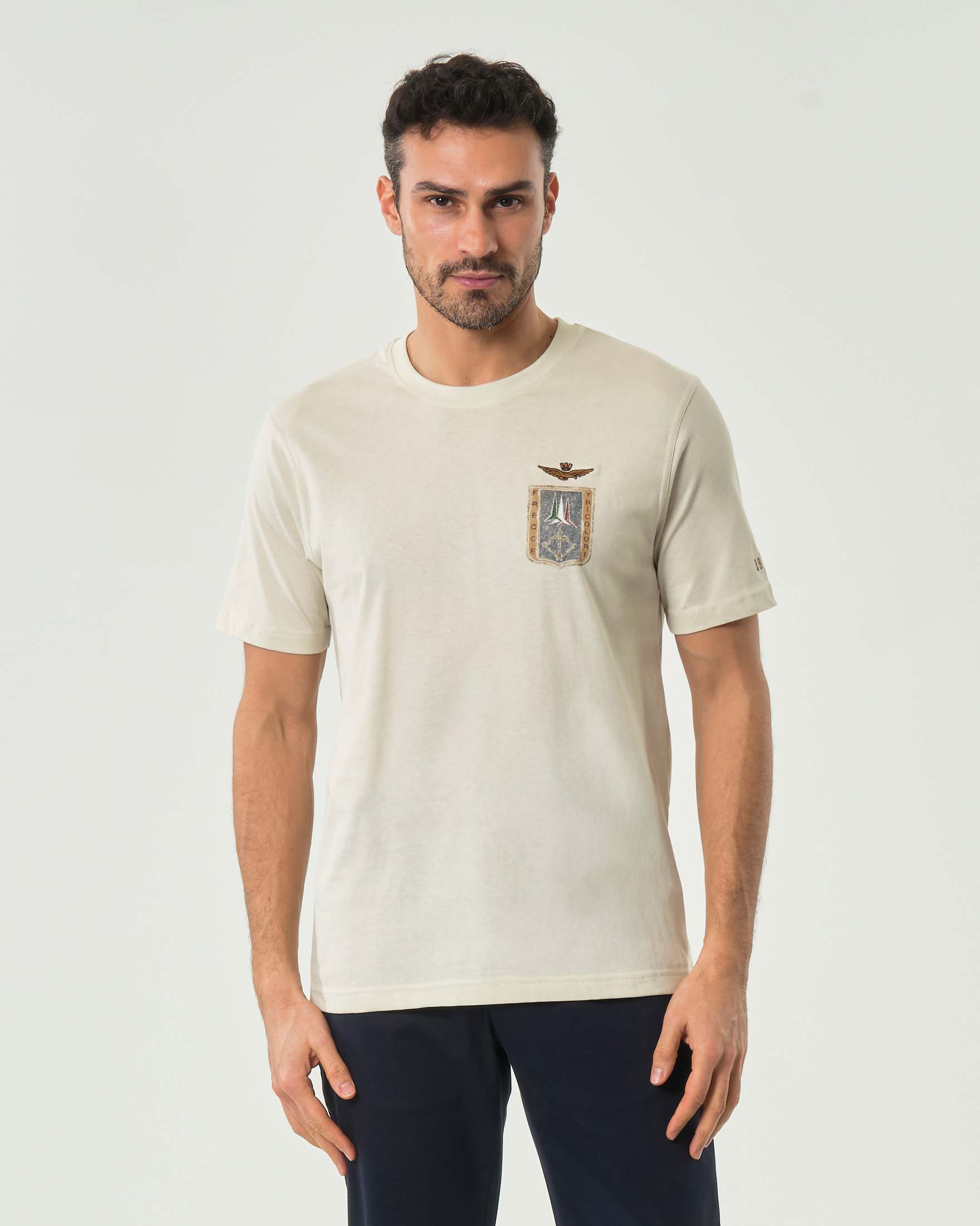 T-shirt beige mezza manica Aeronautica Militare con stampa scudetto Frecce Tricolore
