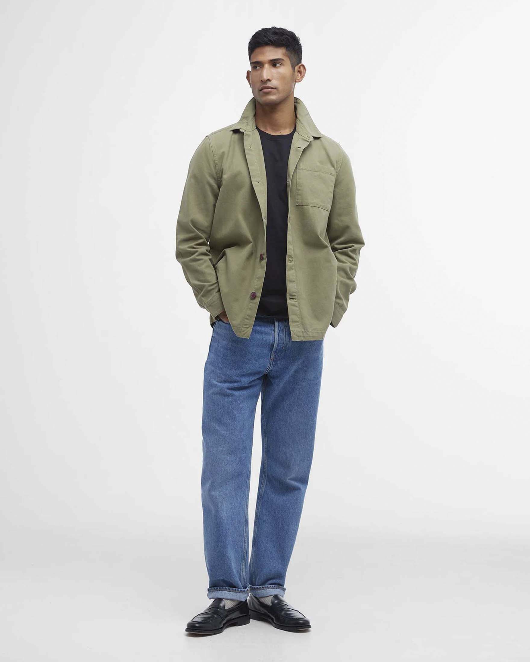 Overshirt Barbour verde salvia in puro cotone con taschino