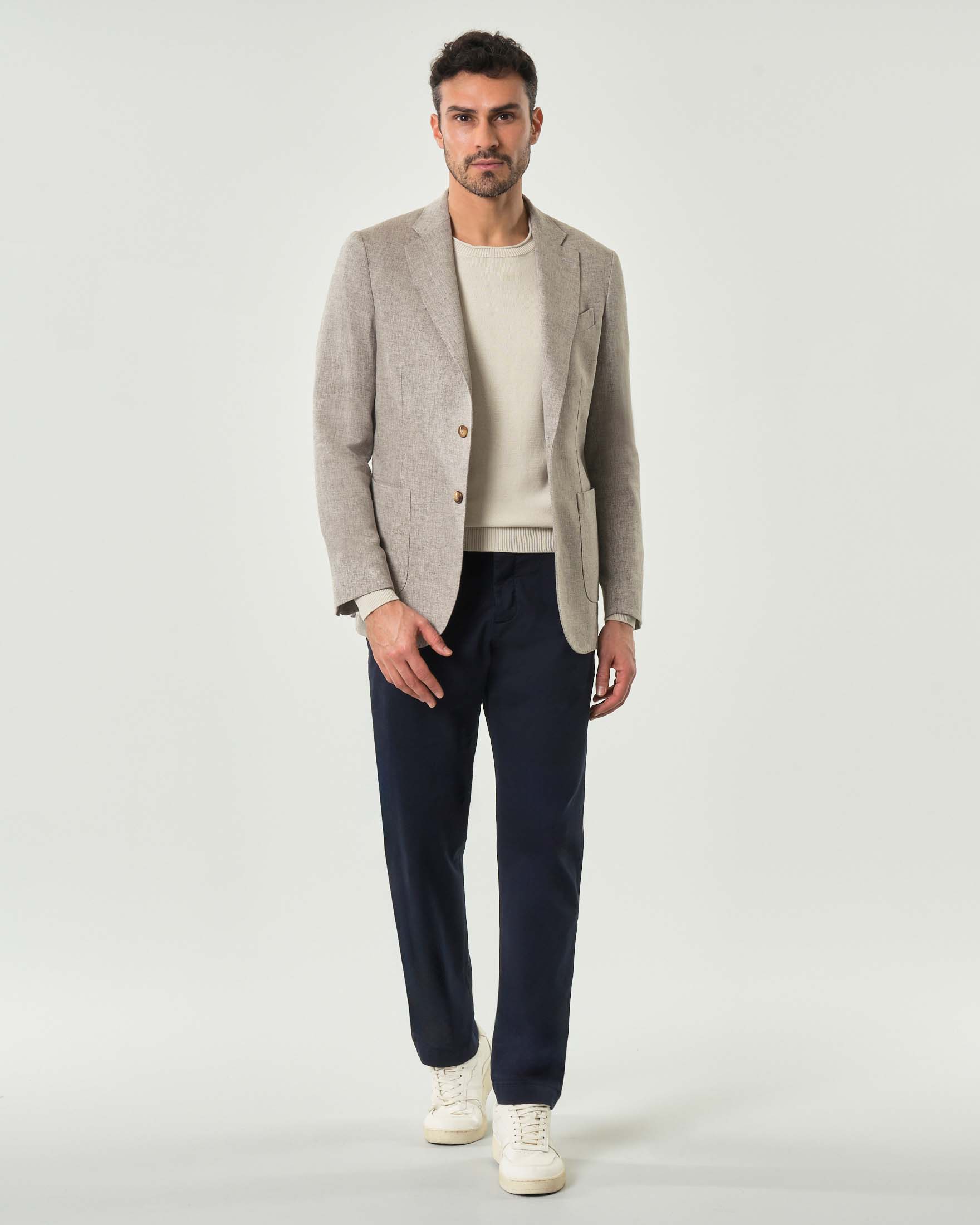 Blazer Ashki.i color noce in tessuto diagonale di misto cotone e lino con tasche applicate