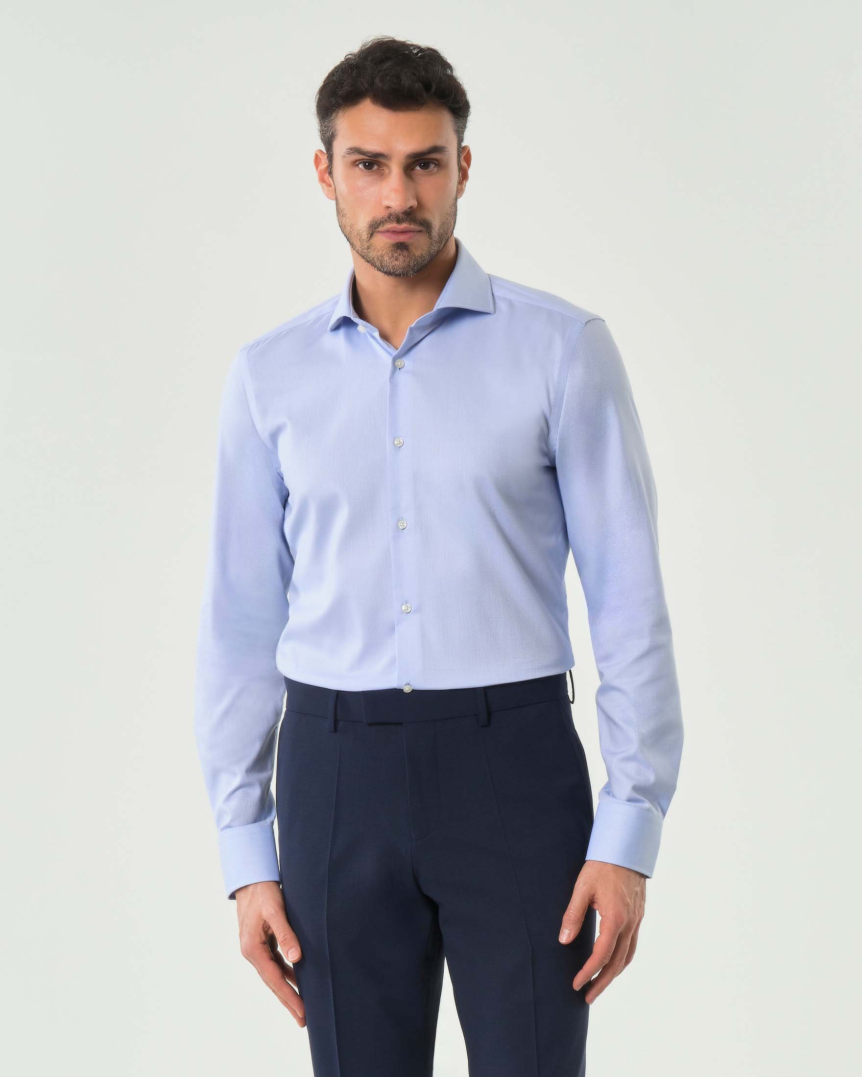 Camicia Boss azzurra Spread in tessuto micro armatura di cotone con colletto aperto alla francese image