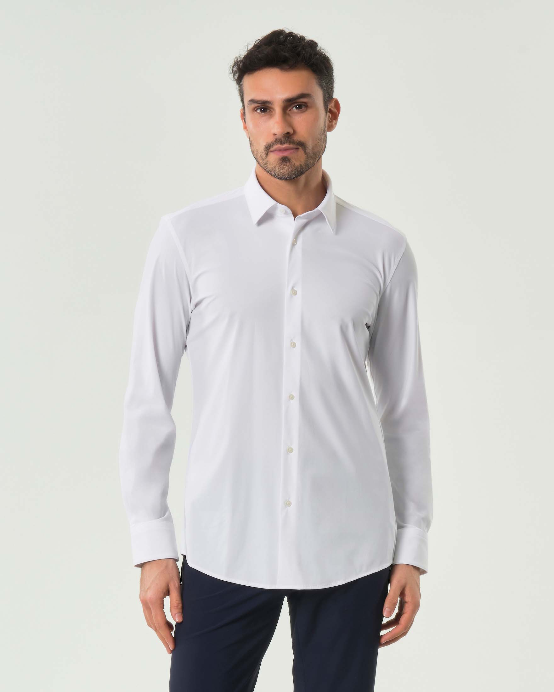 Camicia Boss bianca Spread in tessuto tecnico stretch con colletto aperto alla francese