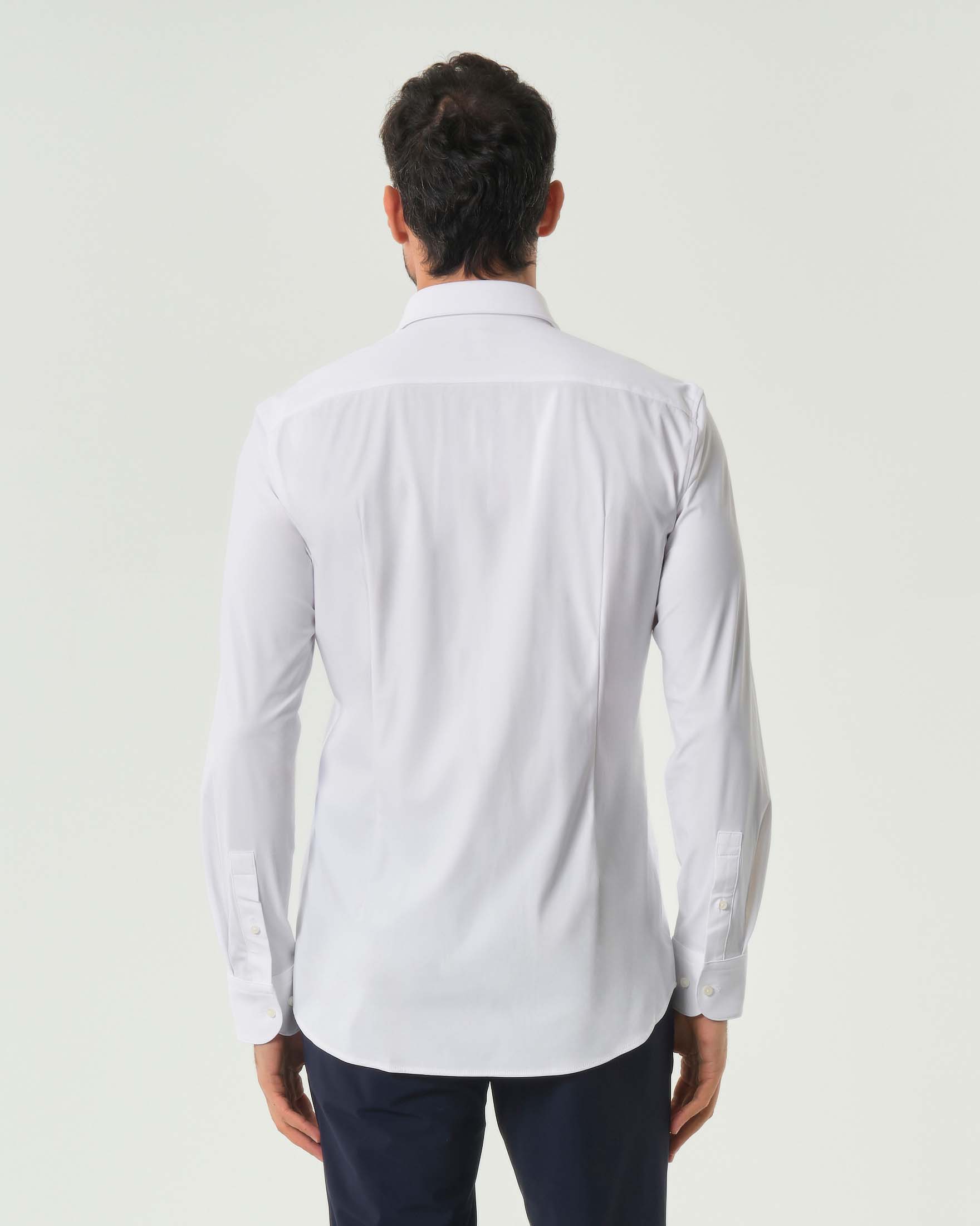 Camicia Boss bianca Spread in tessuto tecnico stretch con colletto aperto alla francese