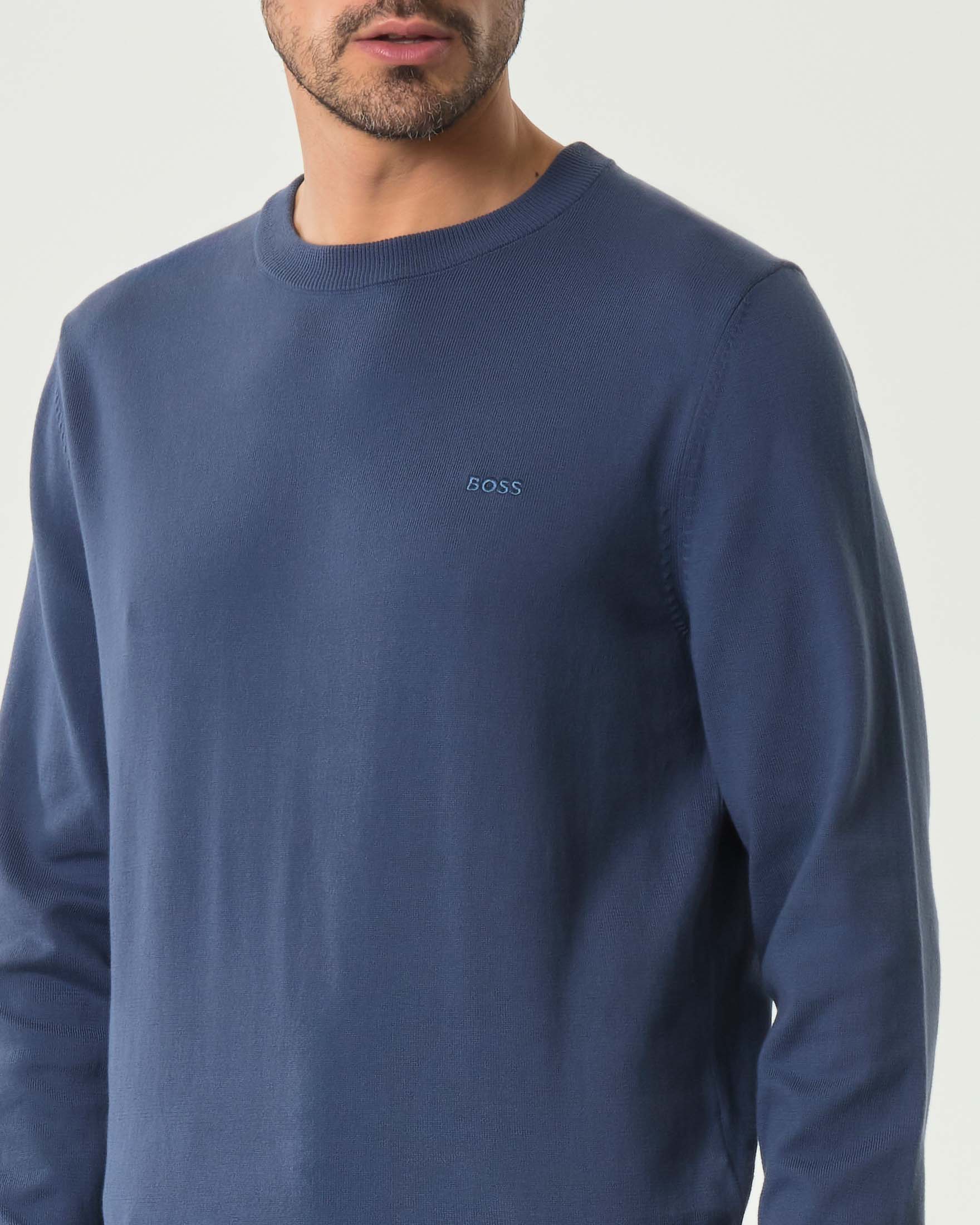 Maglia girocollo Upacas Boss blu indaco in puro cotone con logo ricamato in tono sul petto