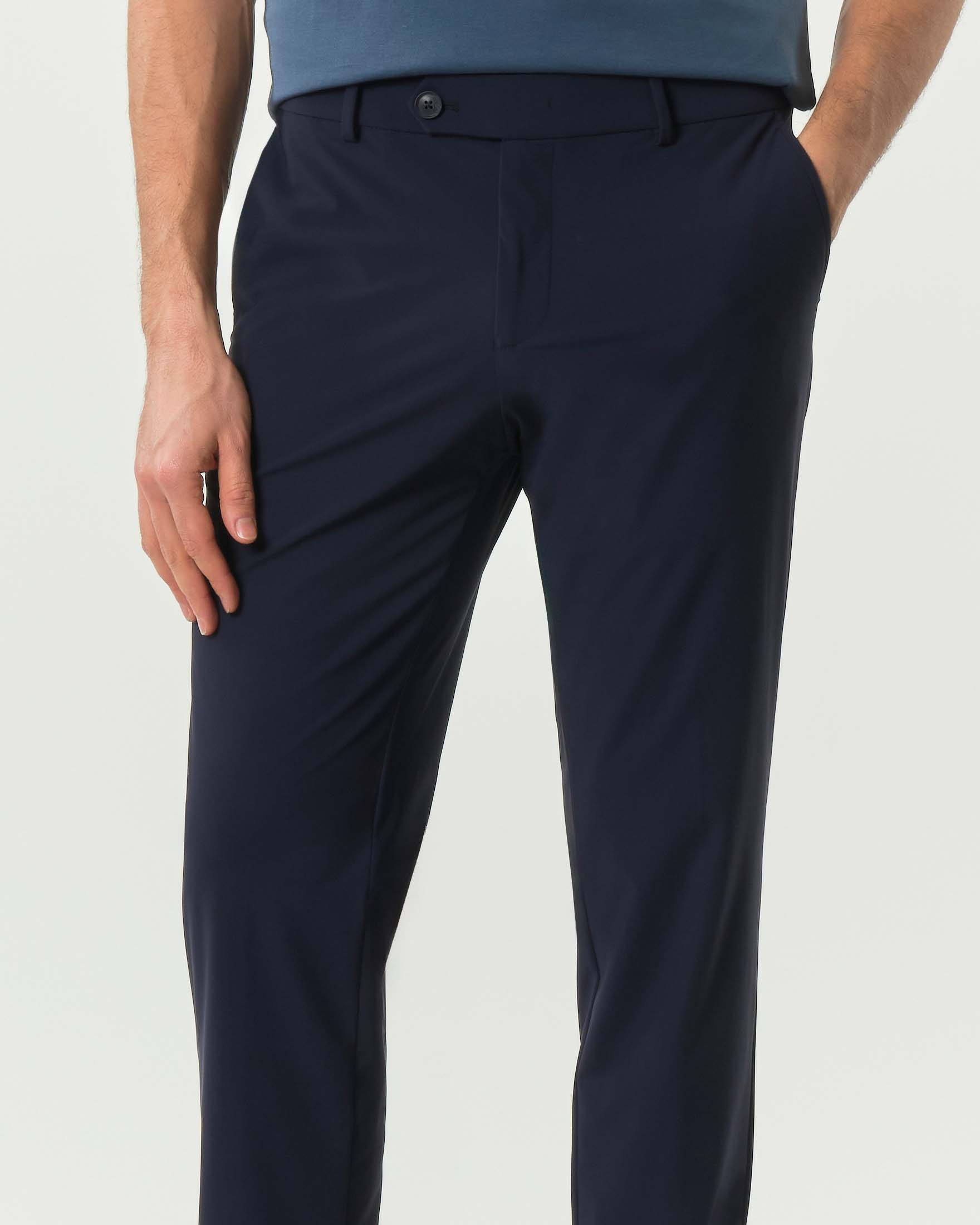 Pantalone chino Boss Genius blu in tessuto tecnico stretch image