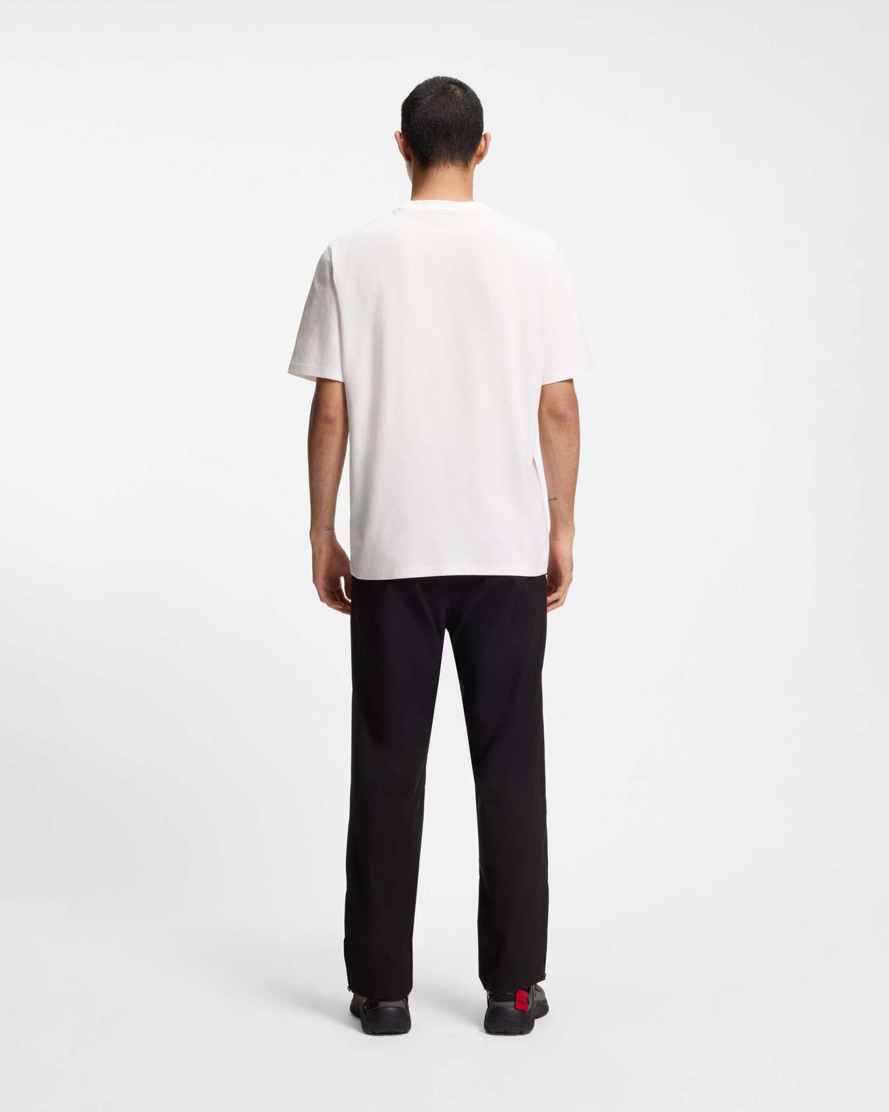 T-shirt Hugo panna in cotone con logo in tono sul petto image