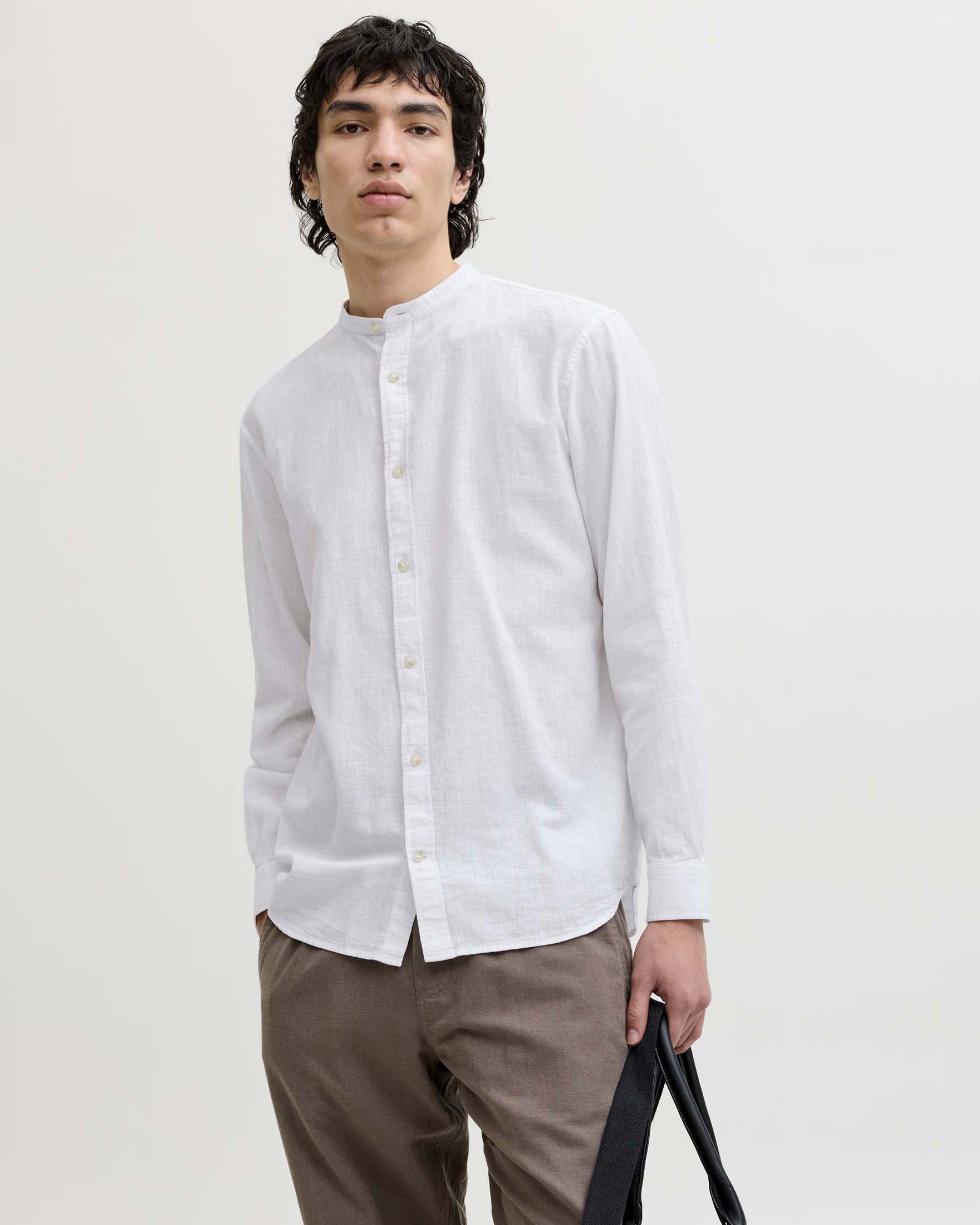 Camicia manica lunga Jack & Jones bianca con colletto a coreana in misto cotone e lino image