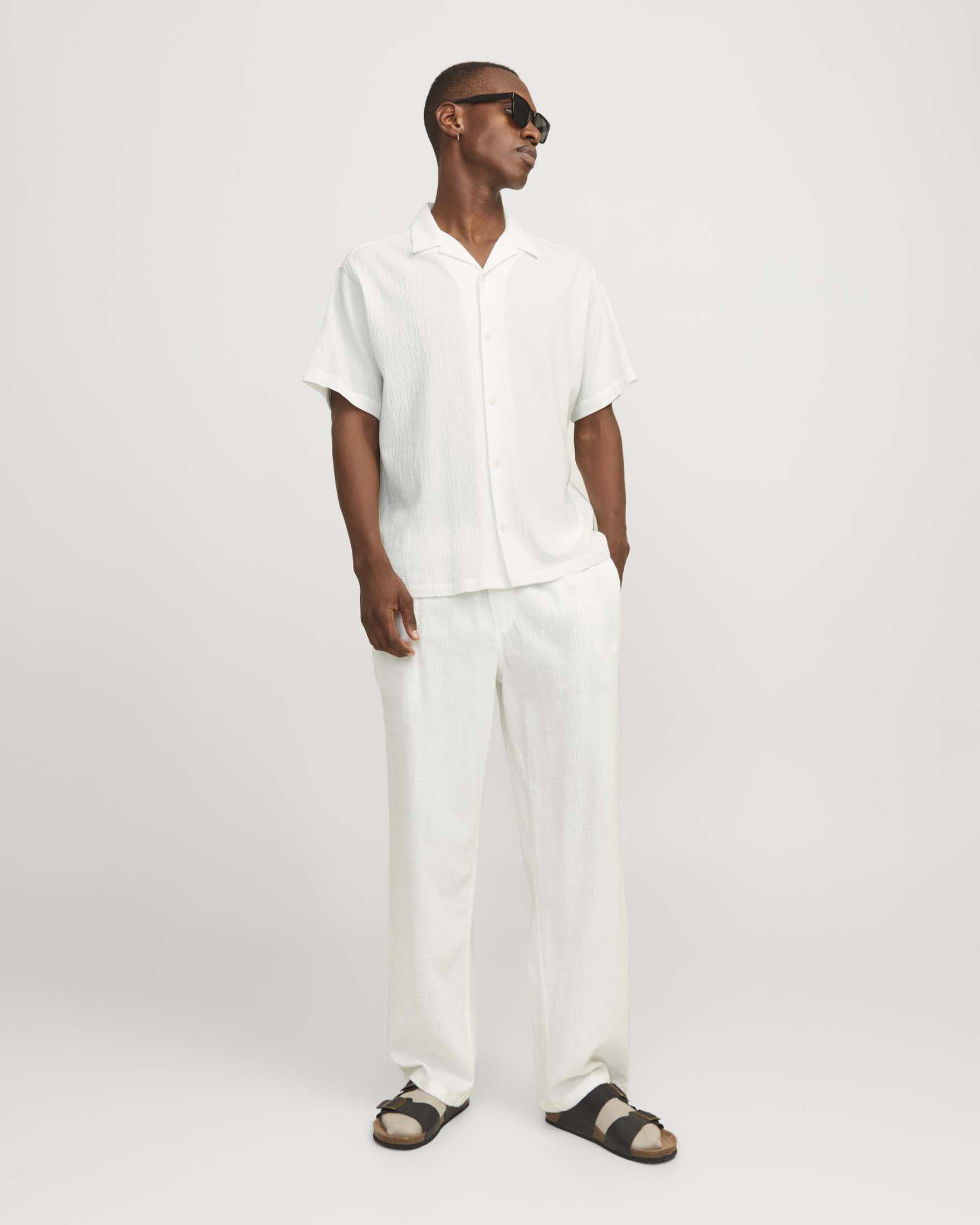 Camicia mezza manica bianca in cotone crinkle con colletto bowling