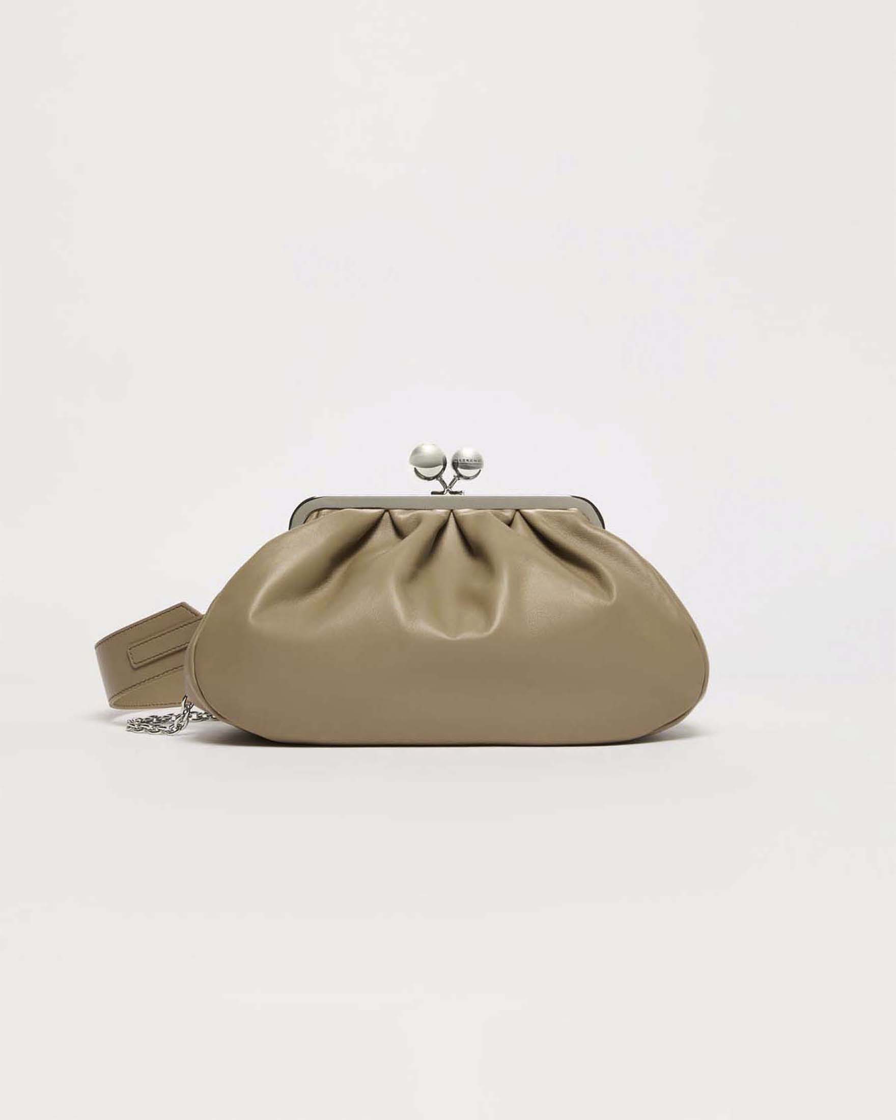 Pasticcino bag misura media Weekend Max Mara in pelle color fango con doppia tracolla removibile