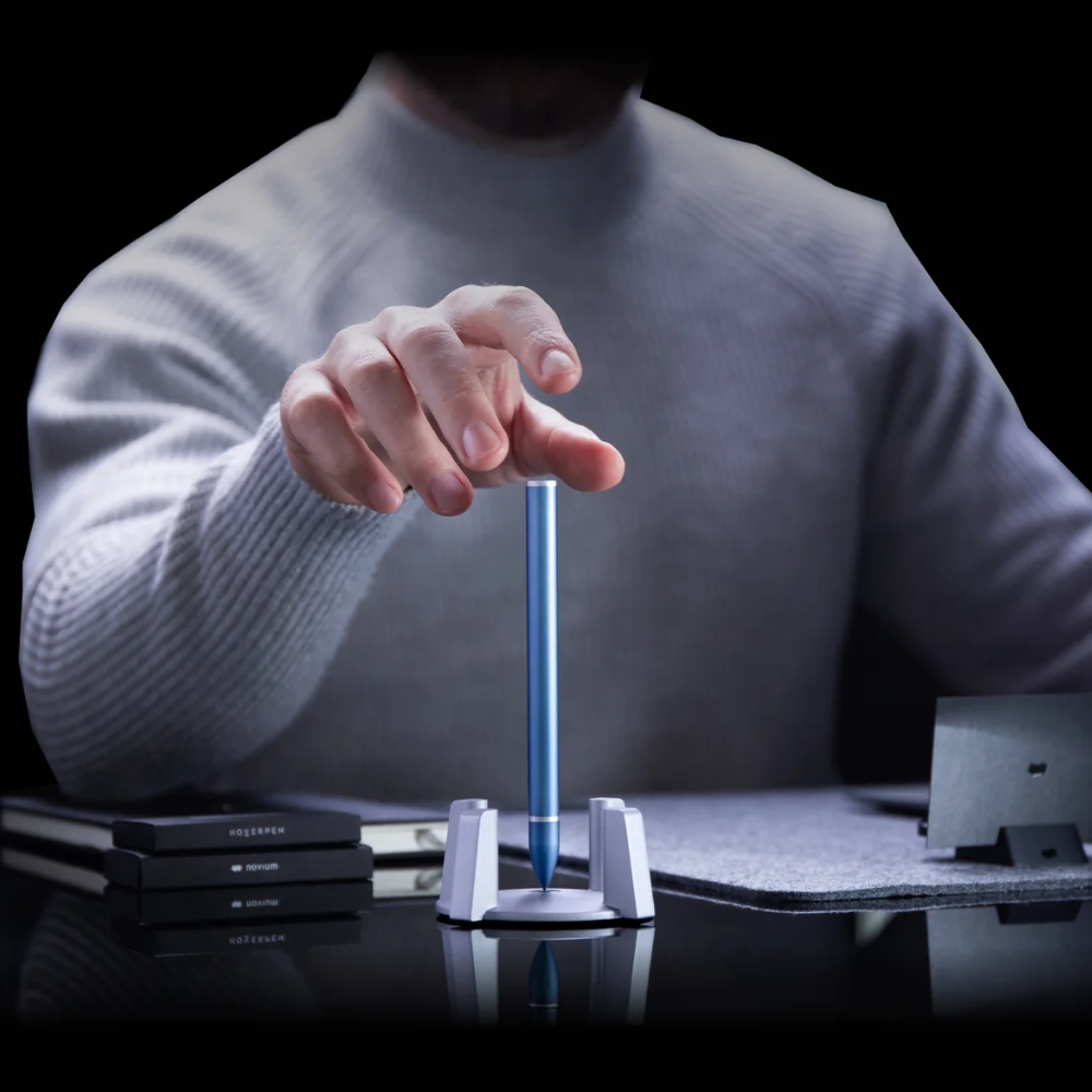 Novium - Hoverpen Classic penna a sfera gravitazionale con base magnetica 