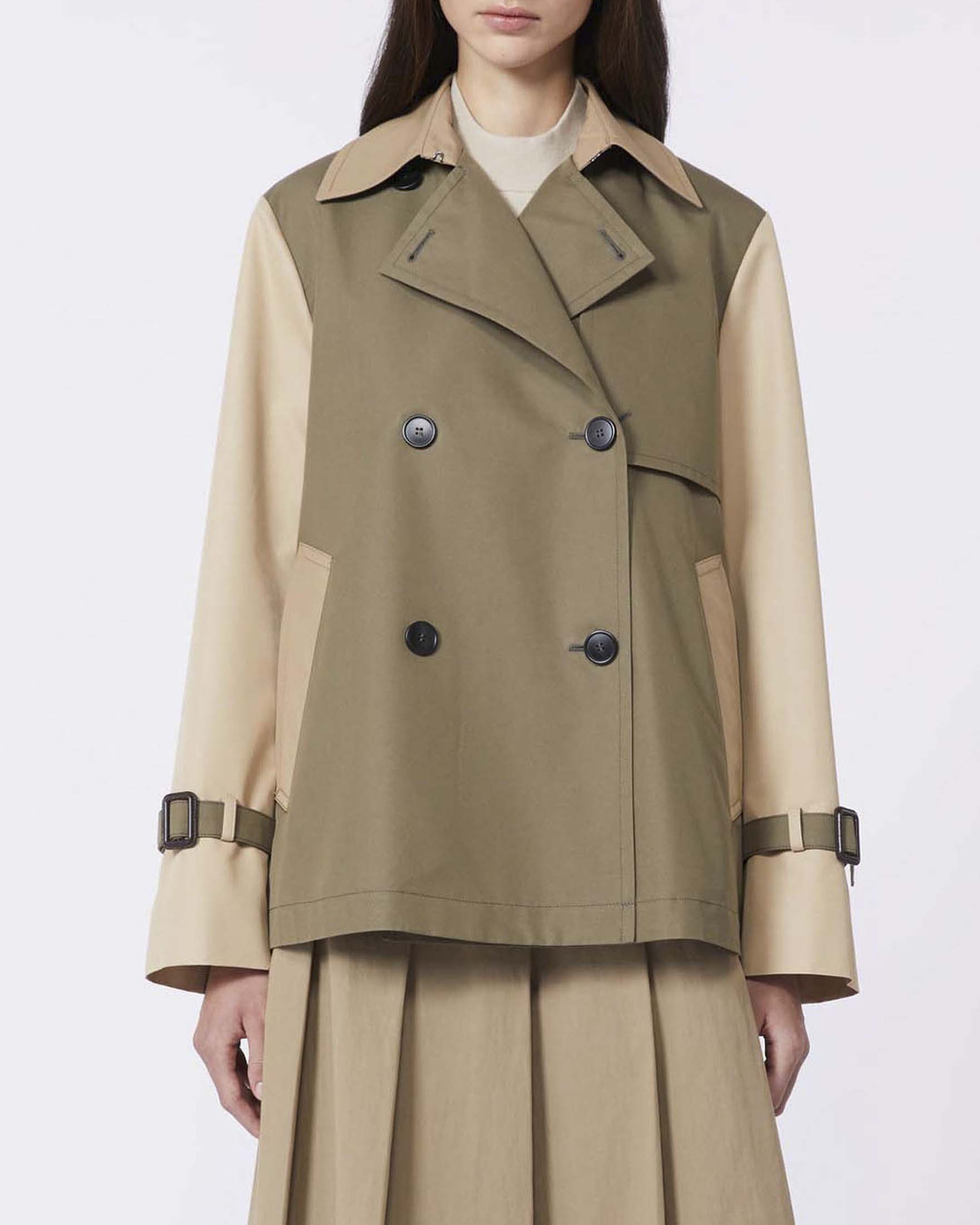 Trench corto beige e khaki Weekend Max Mara in gabardina di cotone antigoccia