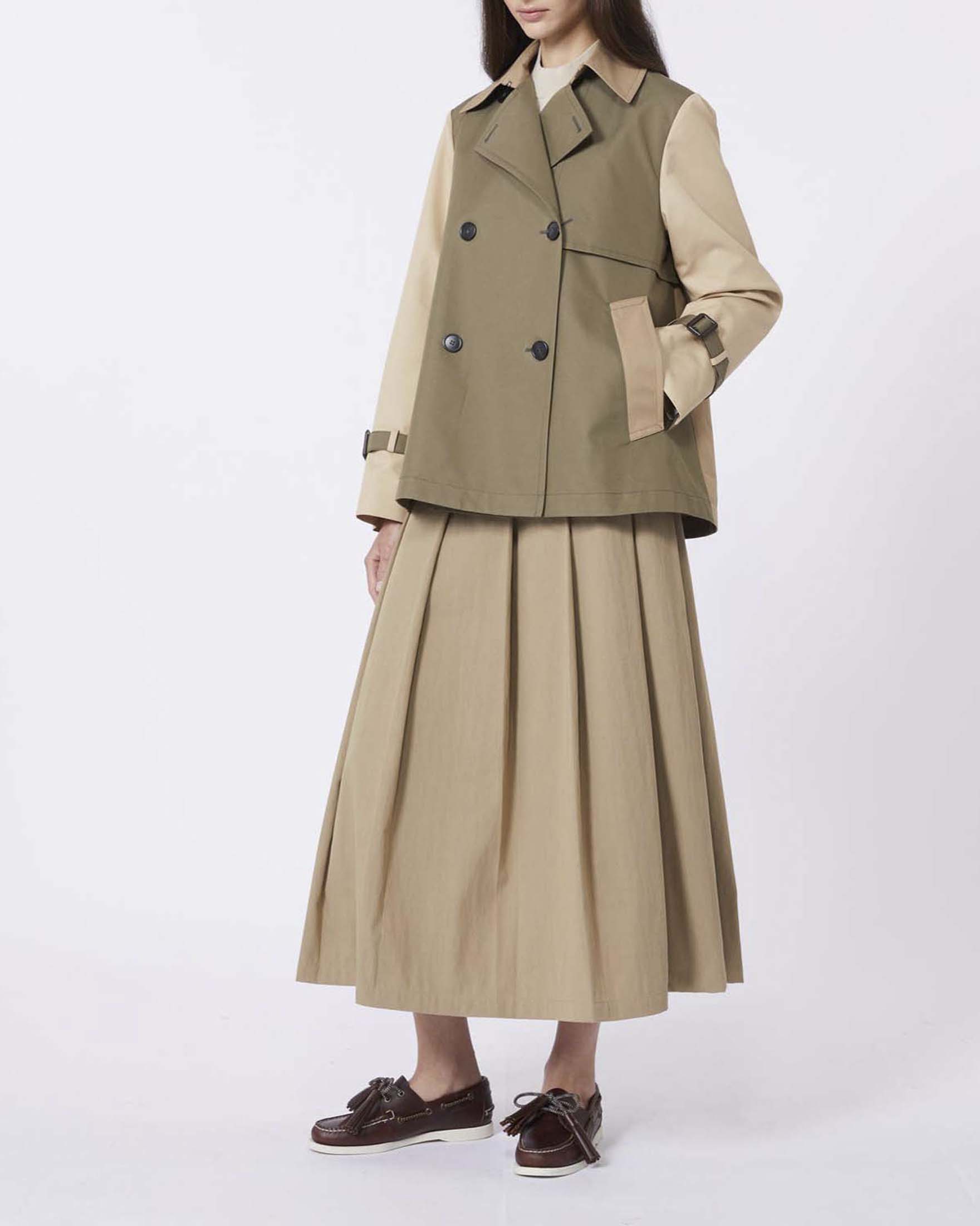 Trench corto beige e khaki Weekend Max Mara in gabardina di cotone antigoccia image