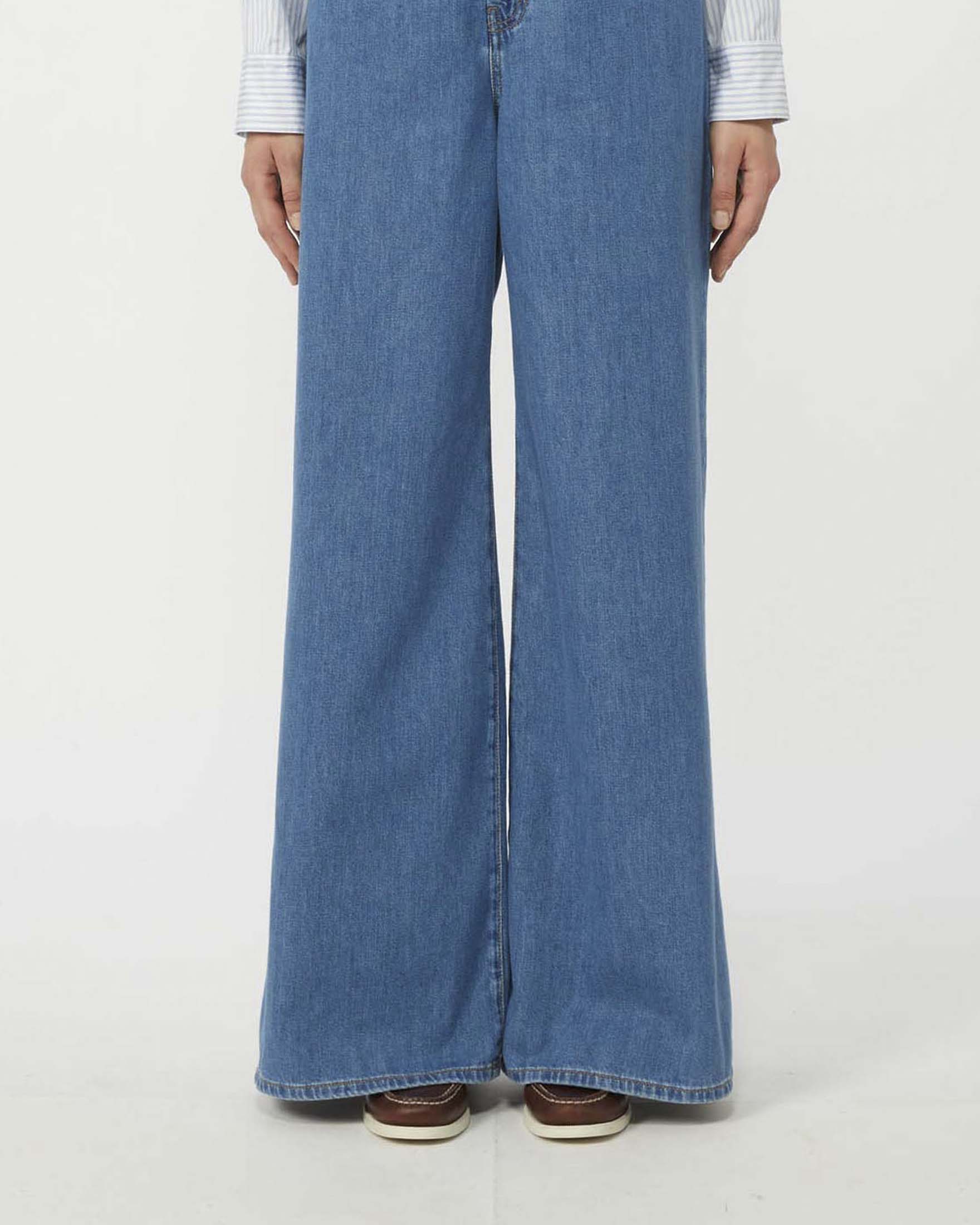 Jeans super wide Weekend Max Mara lavaggio medio stone washed in puro cotone image