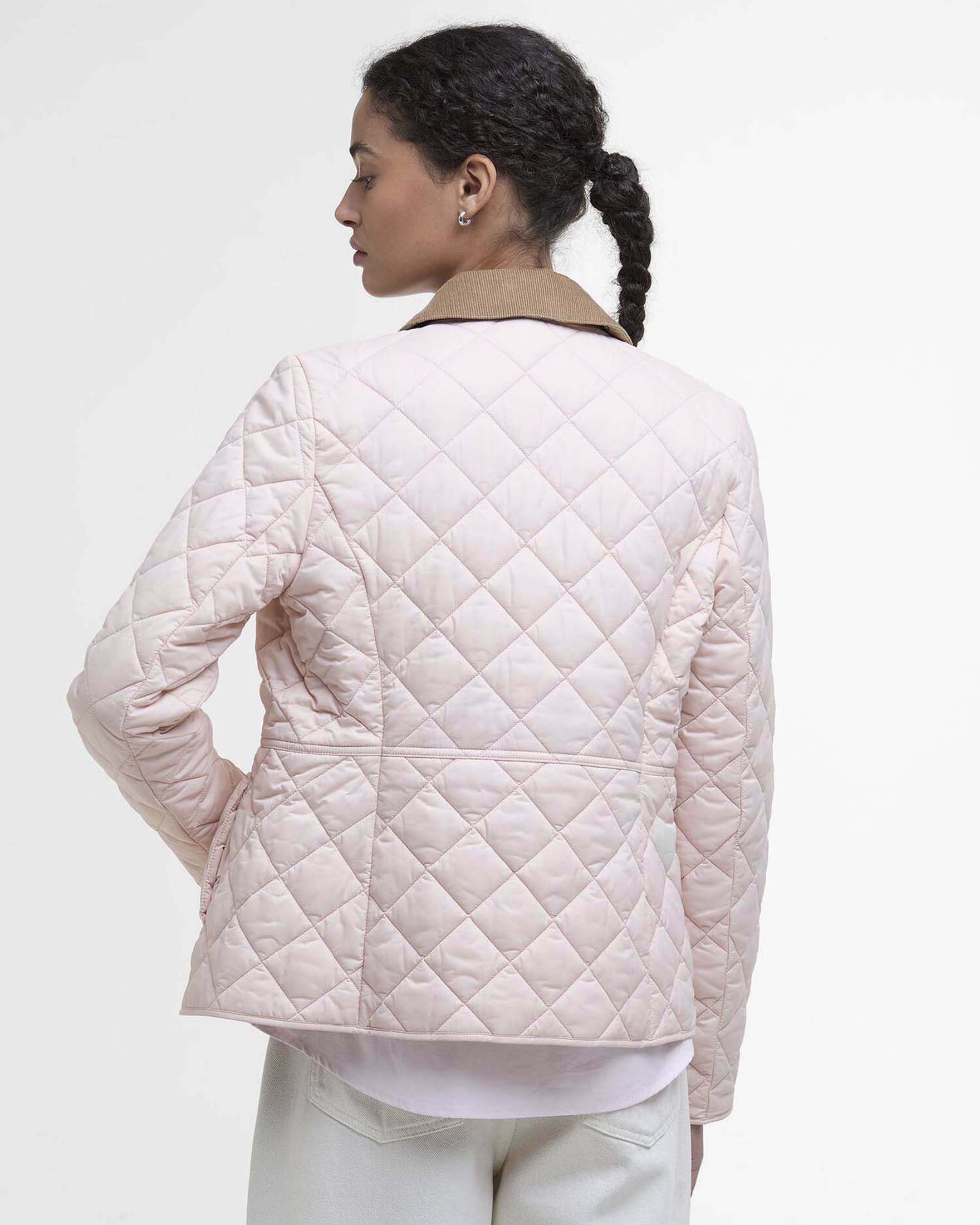Giacca trapuntata rosa Barbour Deveron con colletto a camicia in velluto a coste image