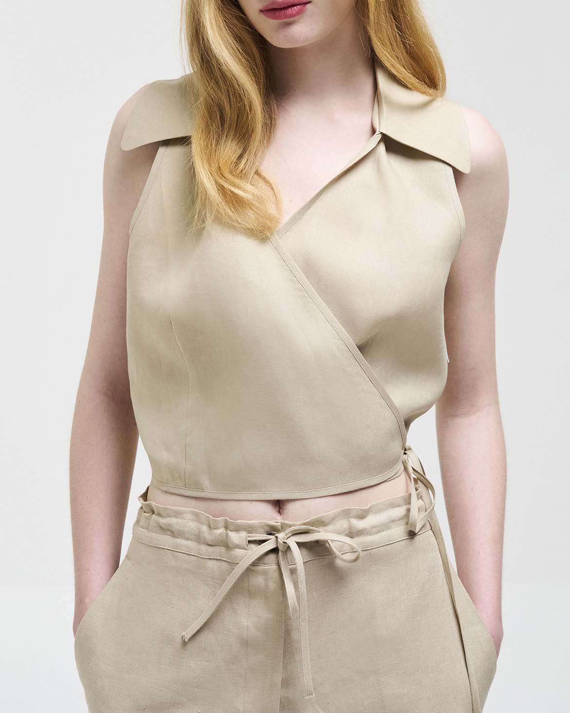 Top incrociato con scollo a V beige Colmar Originals in puro lino